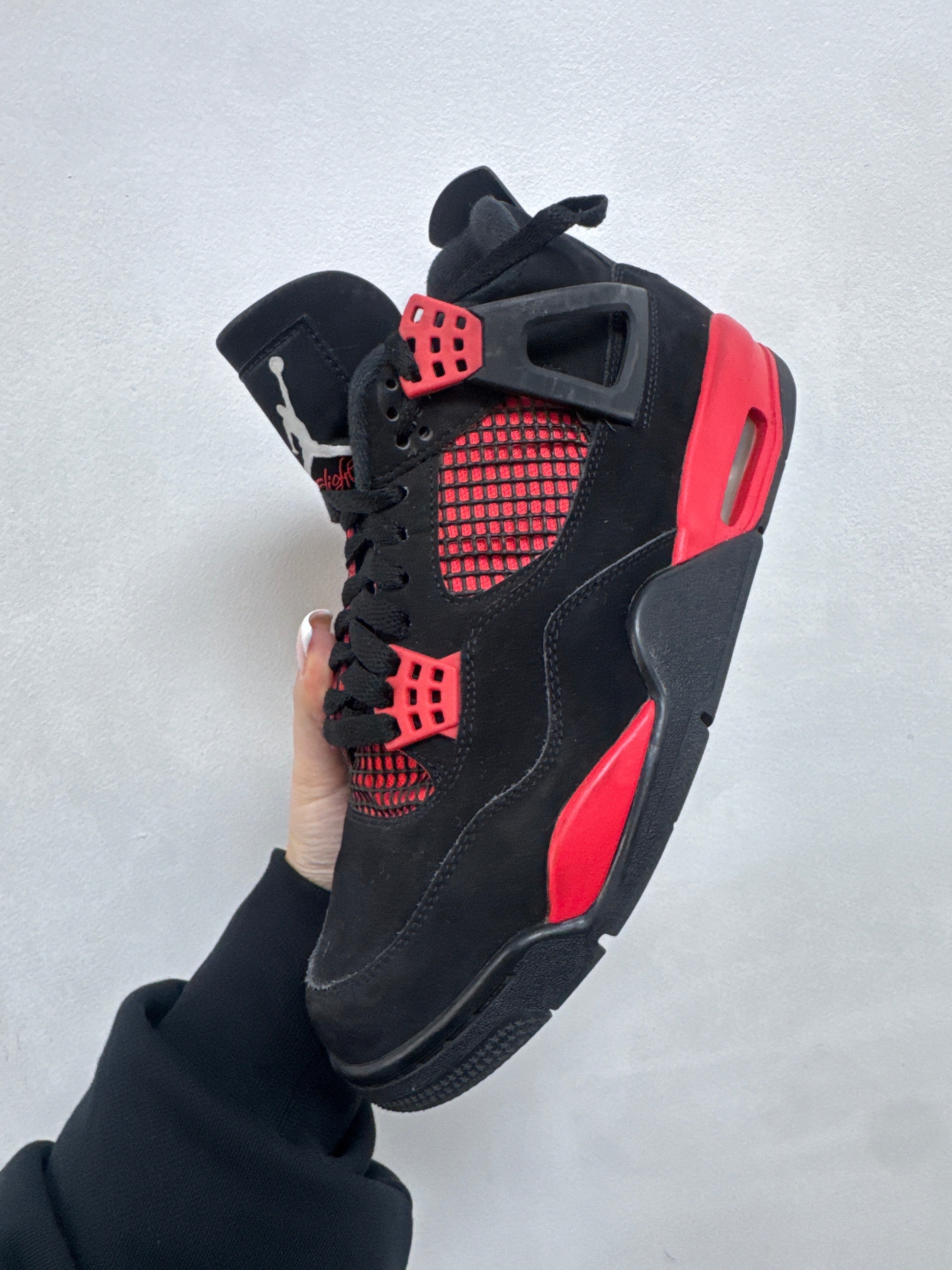 Jordan 4 Red Thunder Sneakers