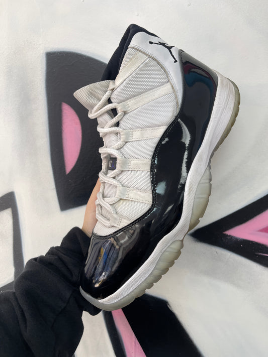 Nike Jordan 11 Concord Sneakers