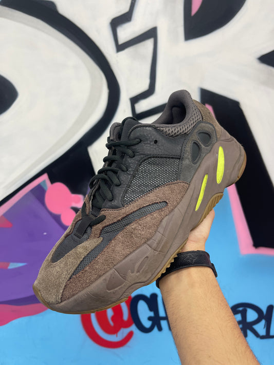 YZY 700 Mauve Used 10 N/A
