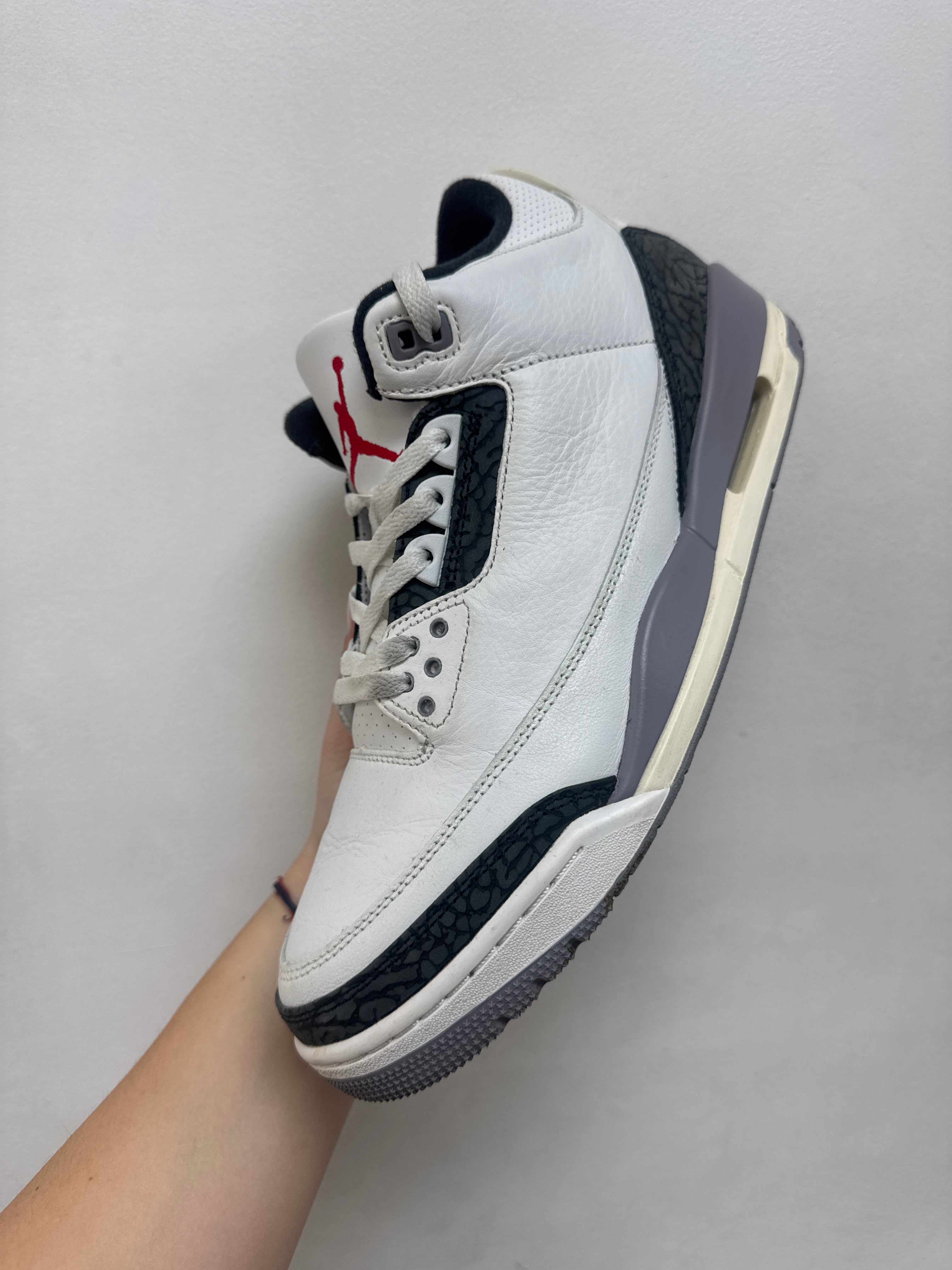 Jordan 3 Cement Grey Sneakers