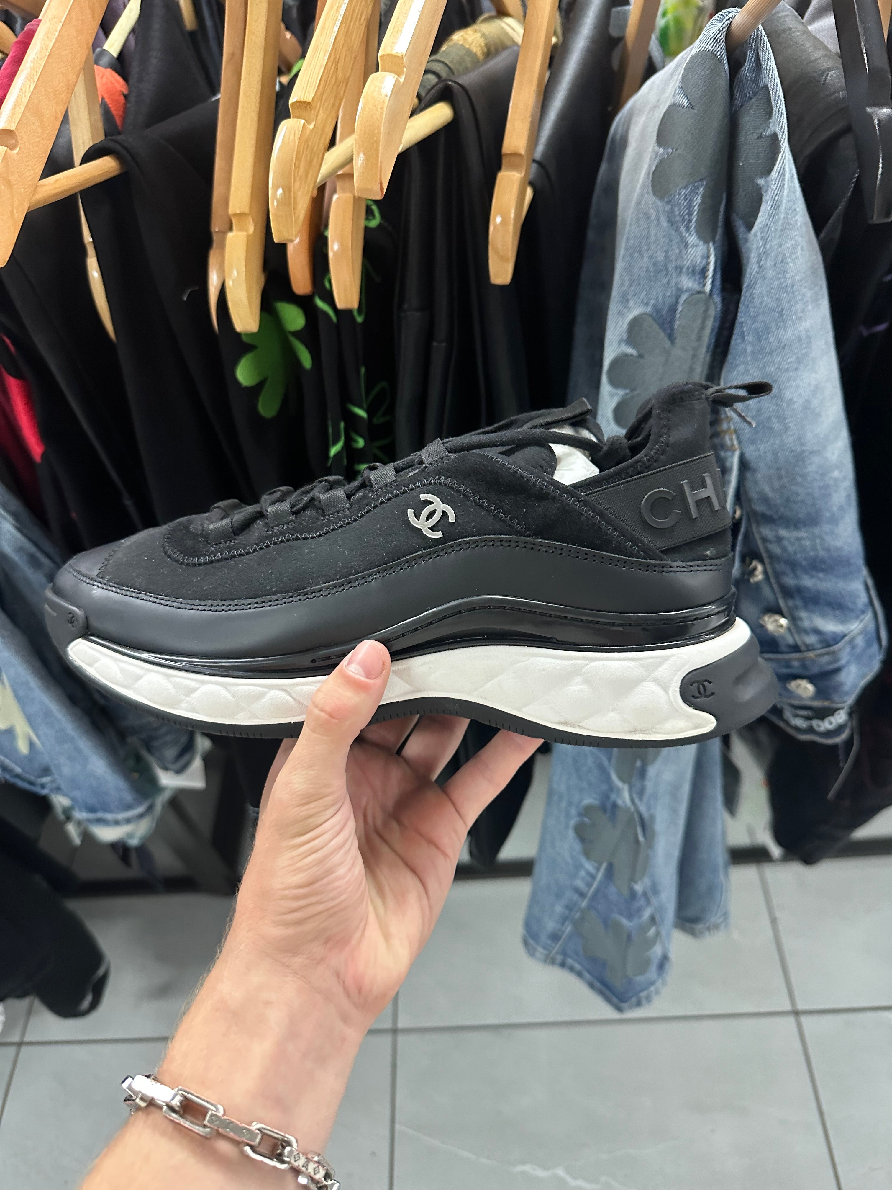 Chanel Runner Black White  43 (US 10) Used