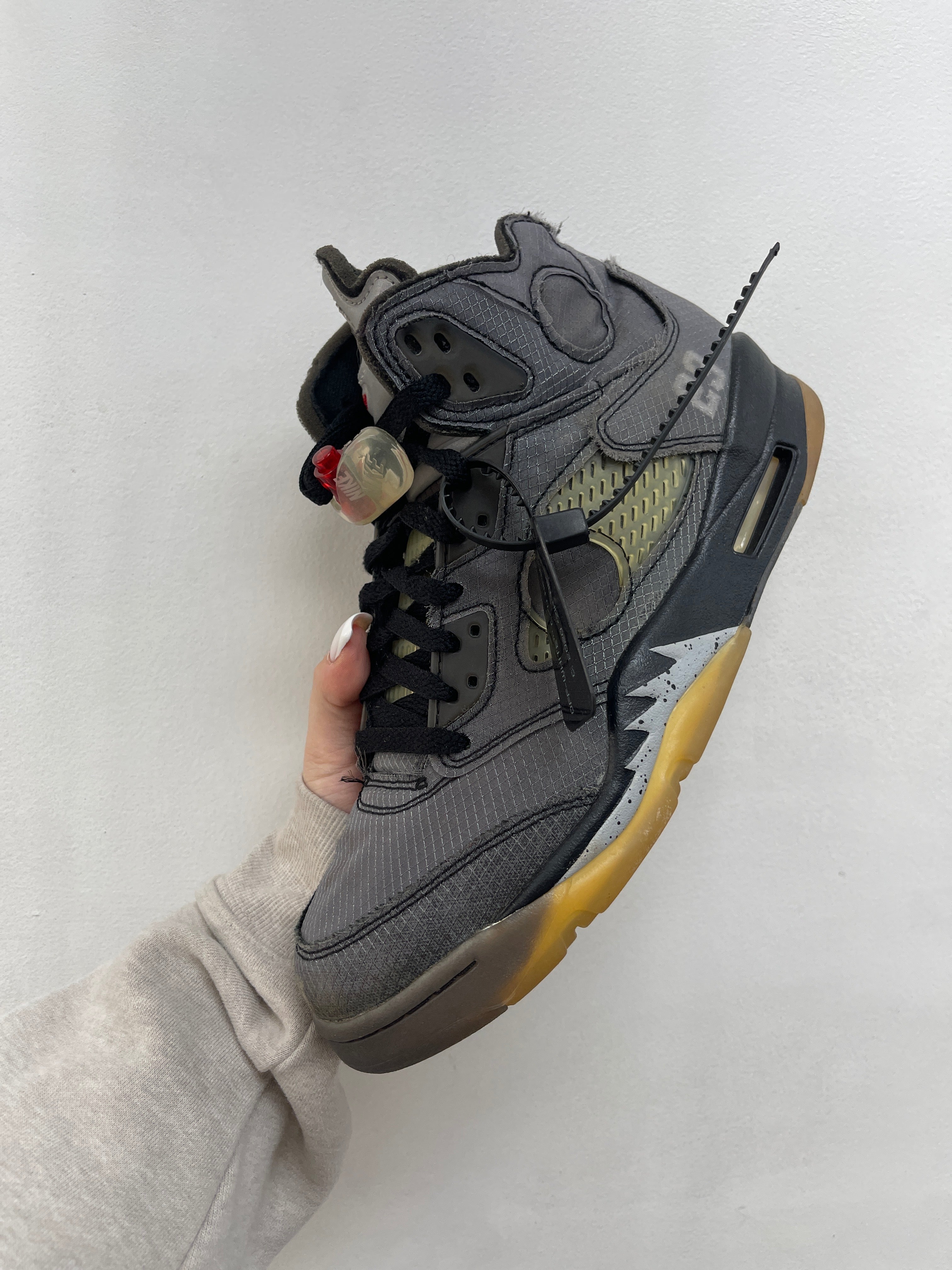 Jordan 5 x Off-White Muslin Sneakers