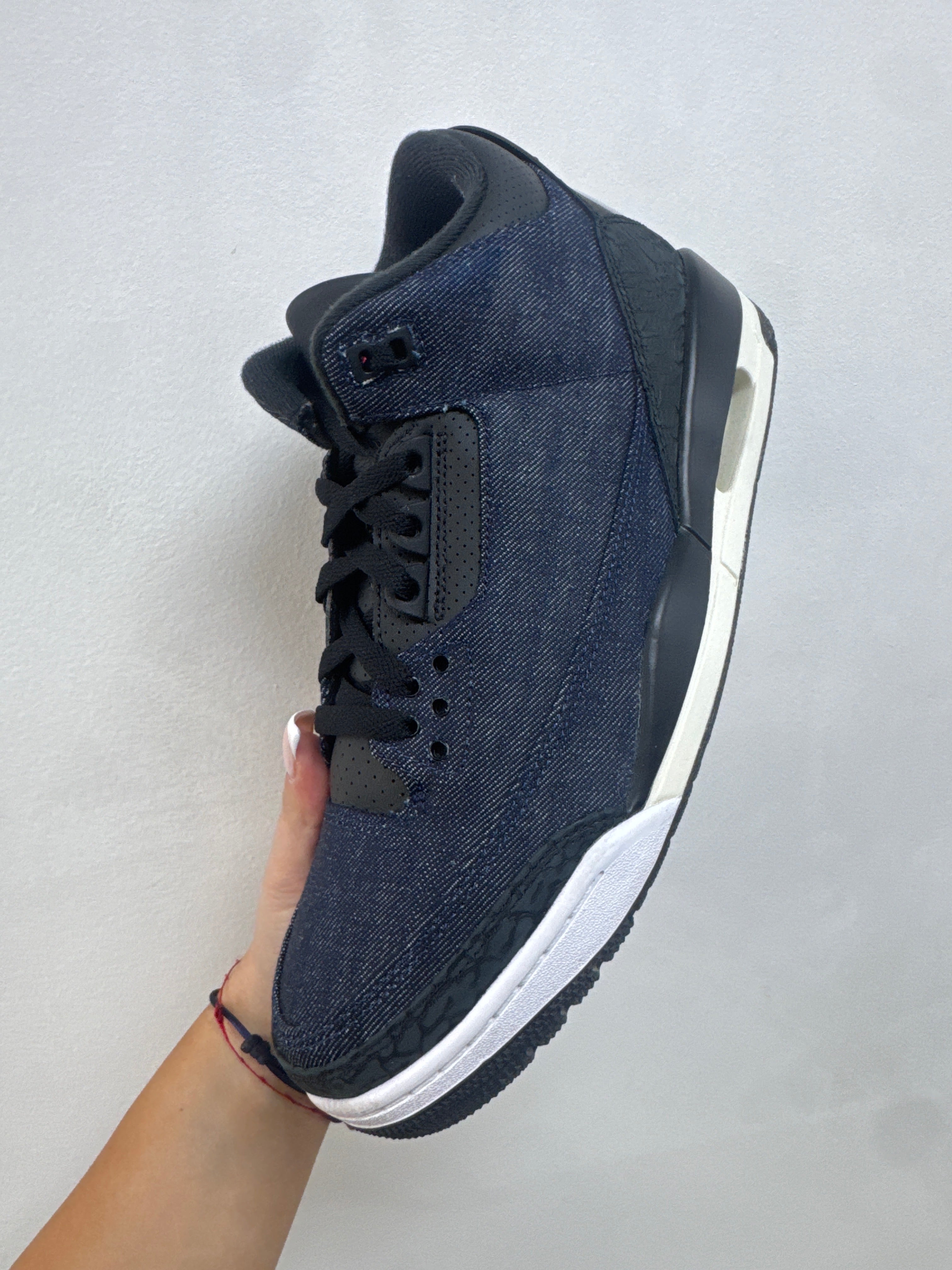 Jordan 3 Levi's Sneakers