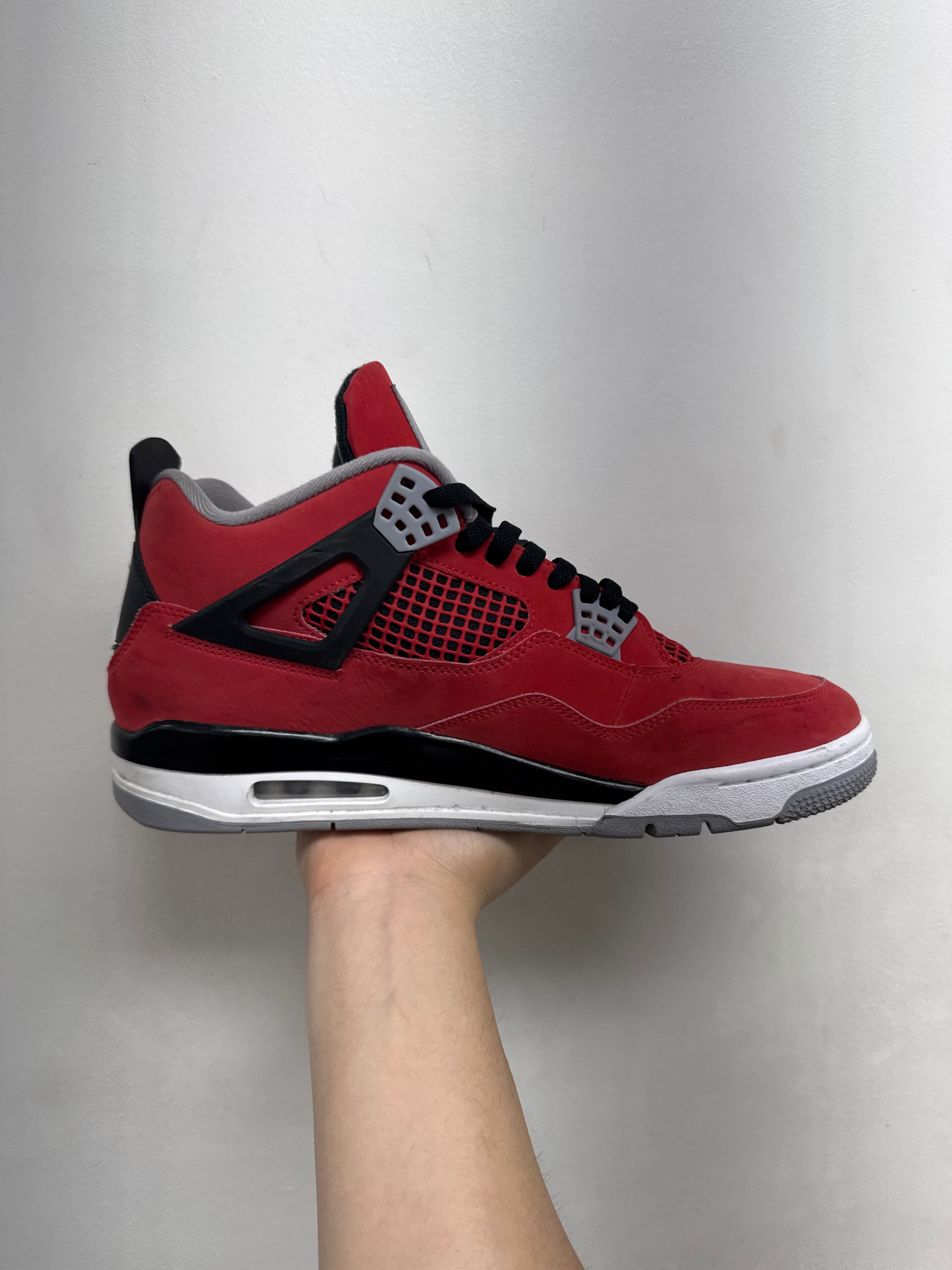 Jordan 4 Toro Sneakers