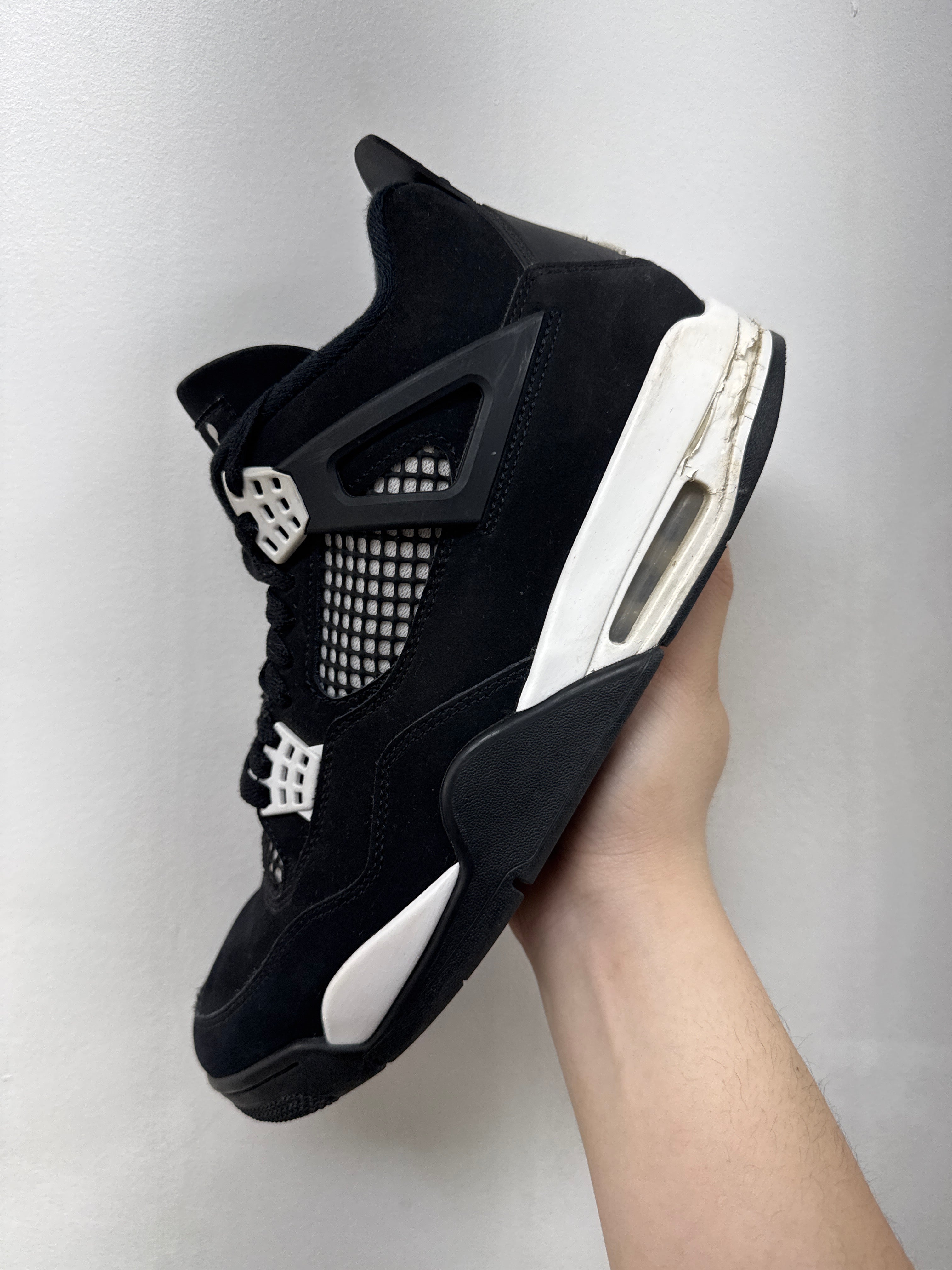 Jordan 4 White Thunder Sneakers
