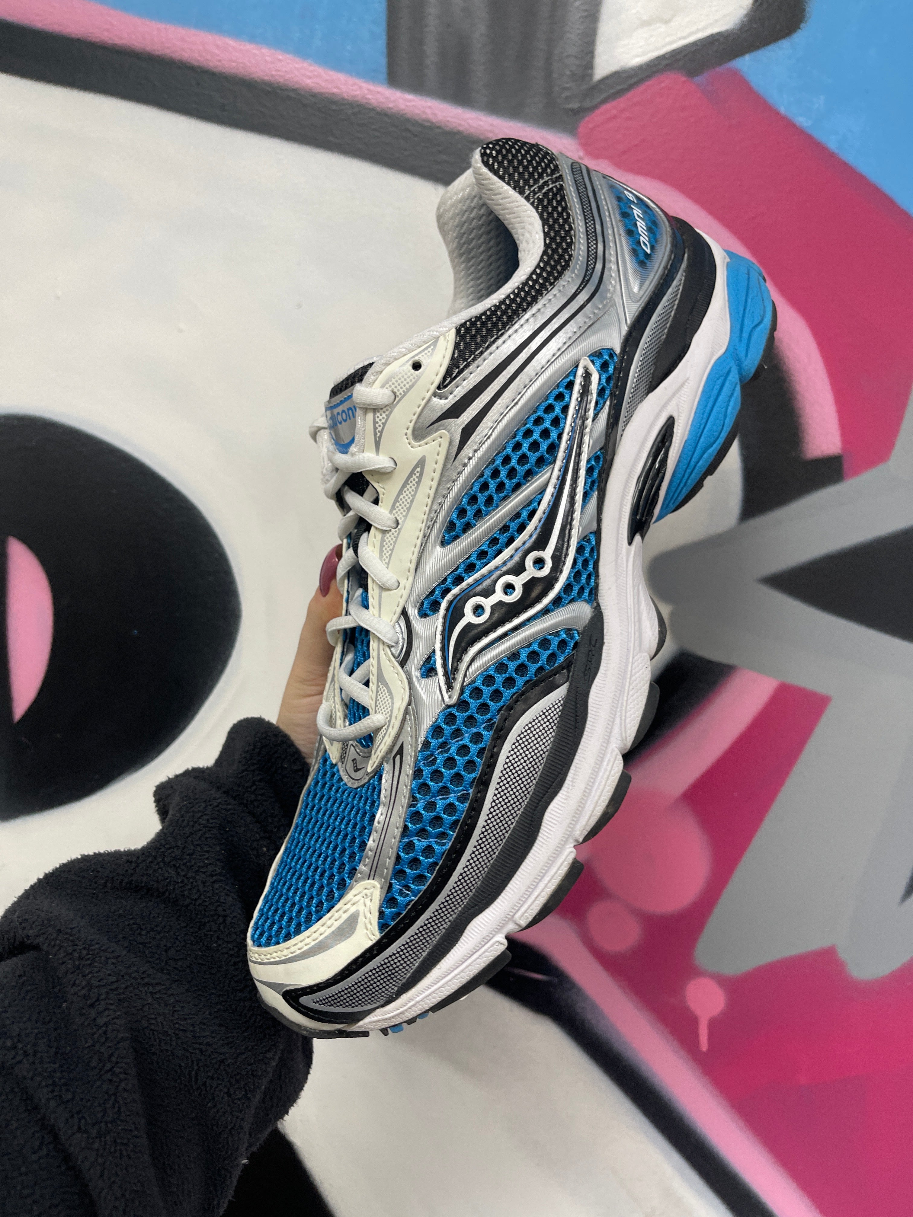 Saucony Royal Blue White Progrid Omni 9 Sneakers