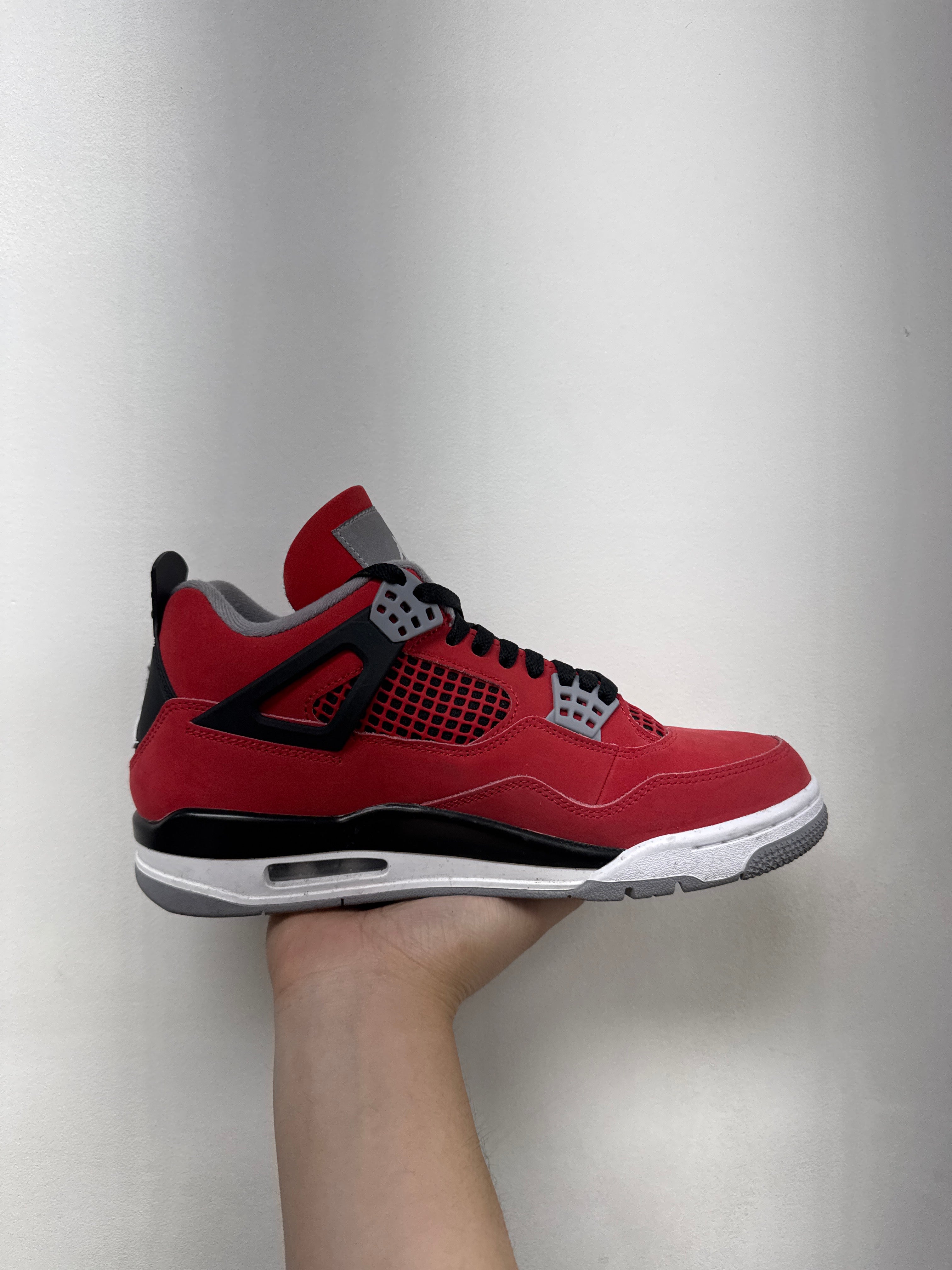 Jordan 4 Toro Sneakers
