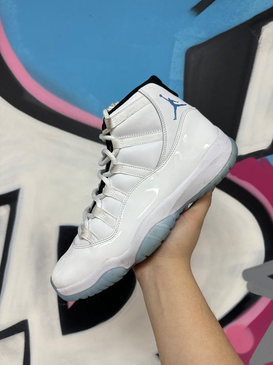 Jordan 11 Legend Blue Sneakers