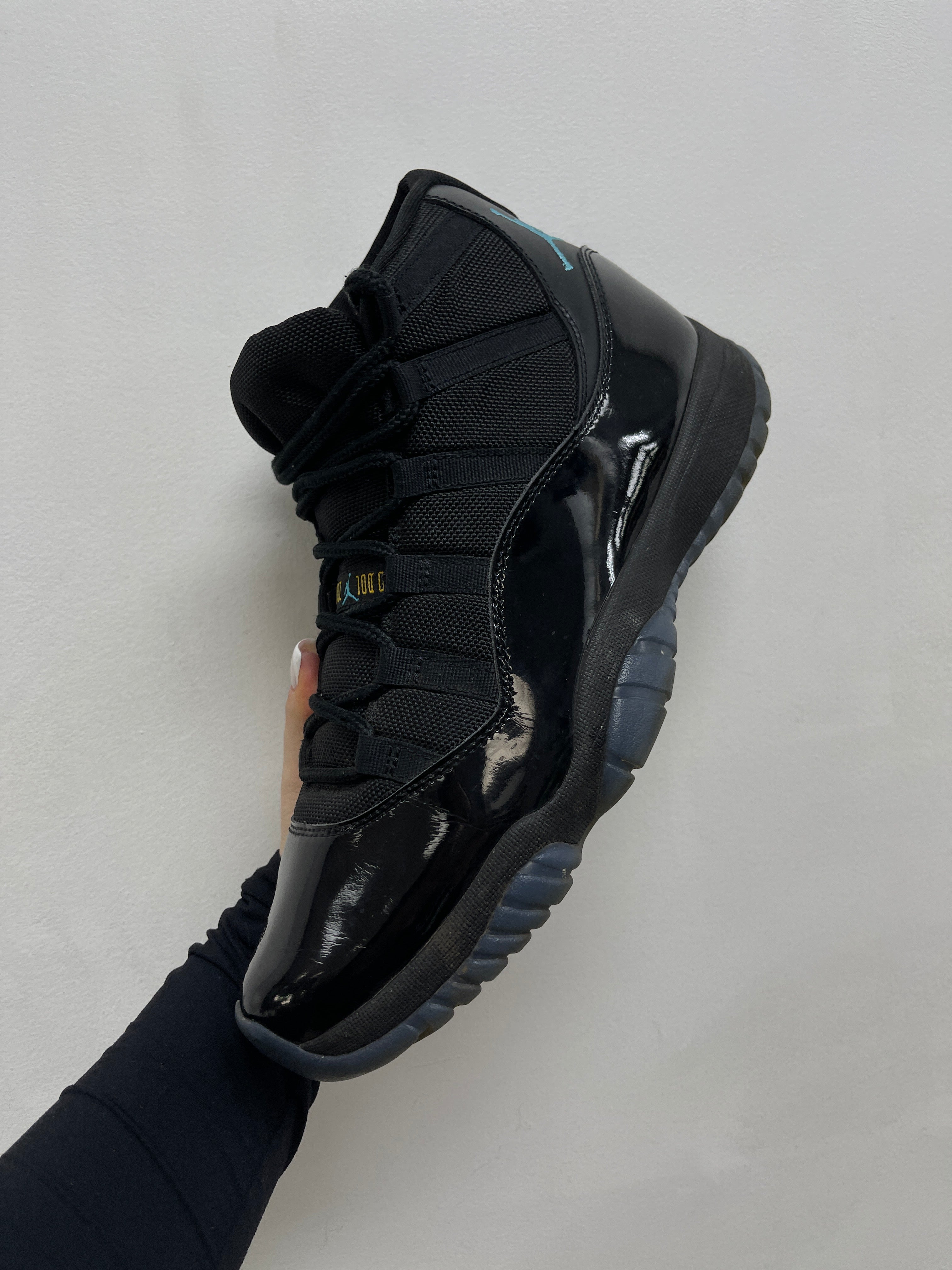 Jordan 11 Gamma Sneakers