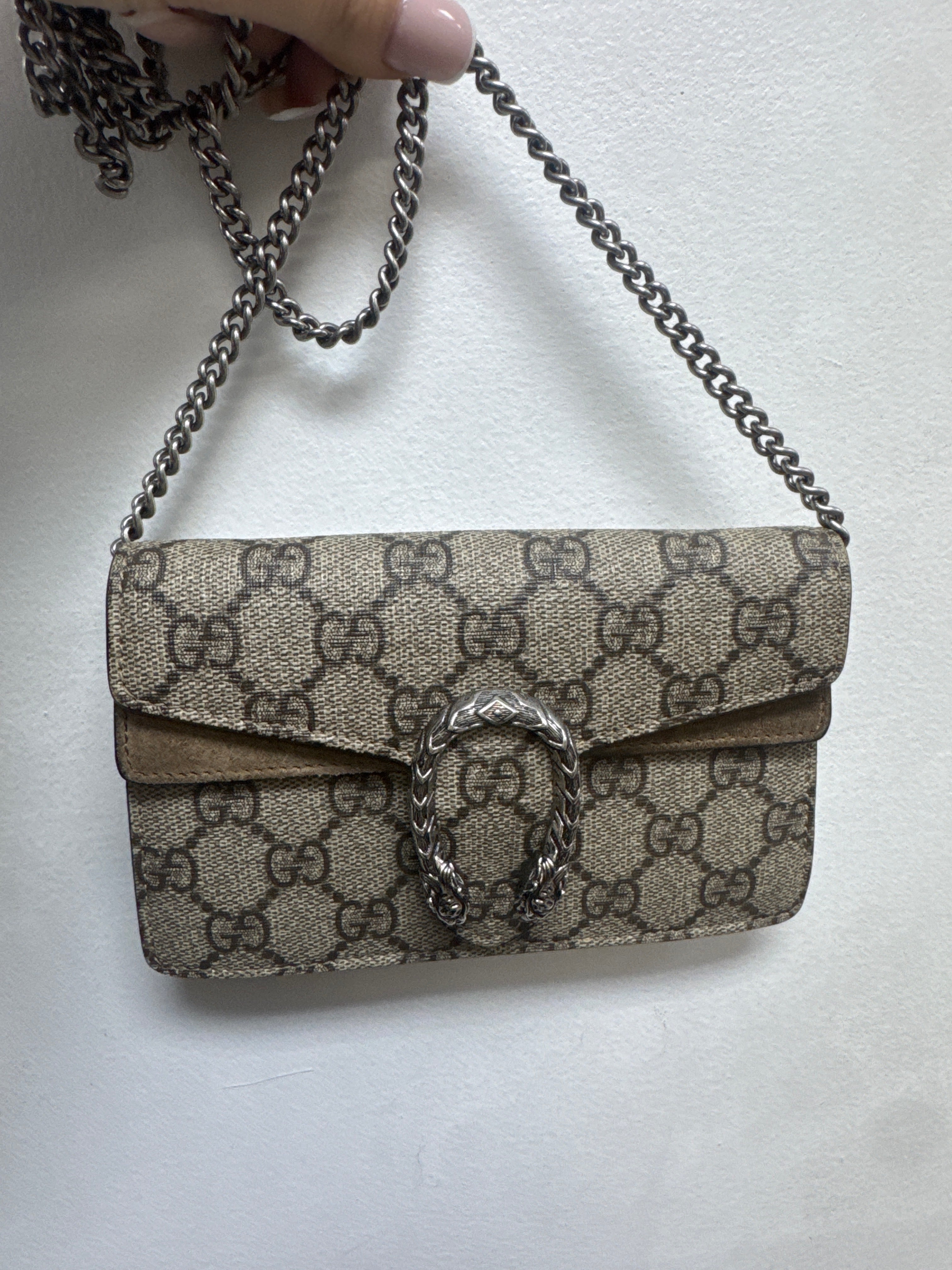 Gucci Dionysus GG Supreme Bag