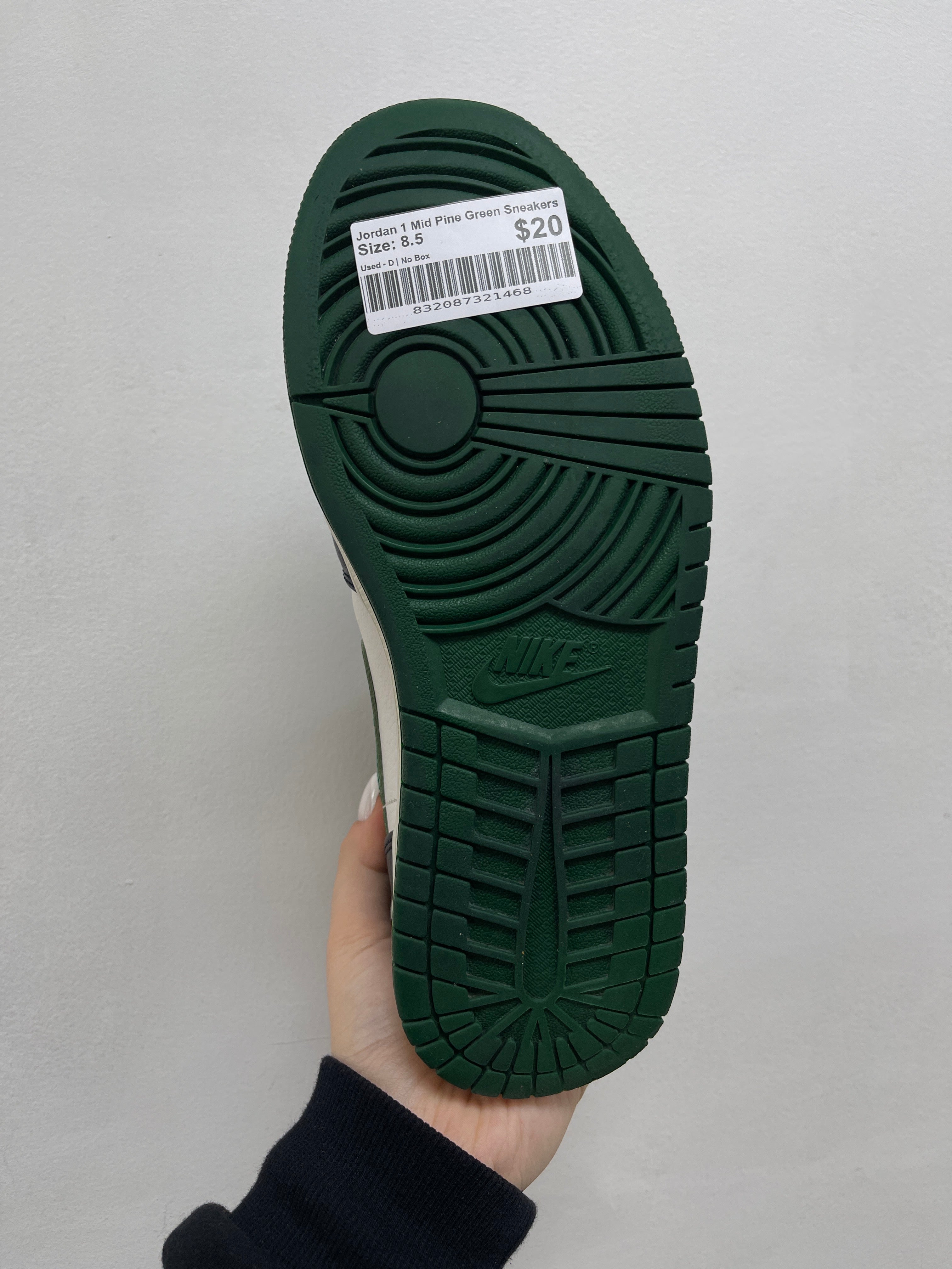 Jordan 1 Mid Pine Green Sneakers
