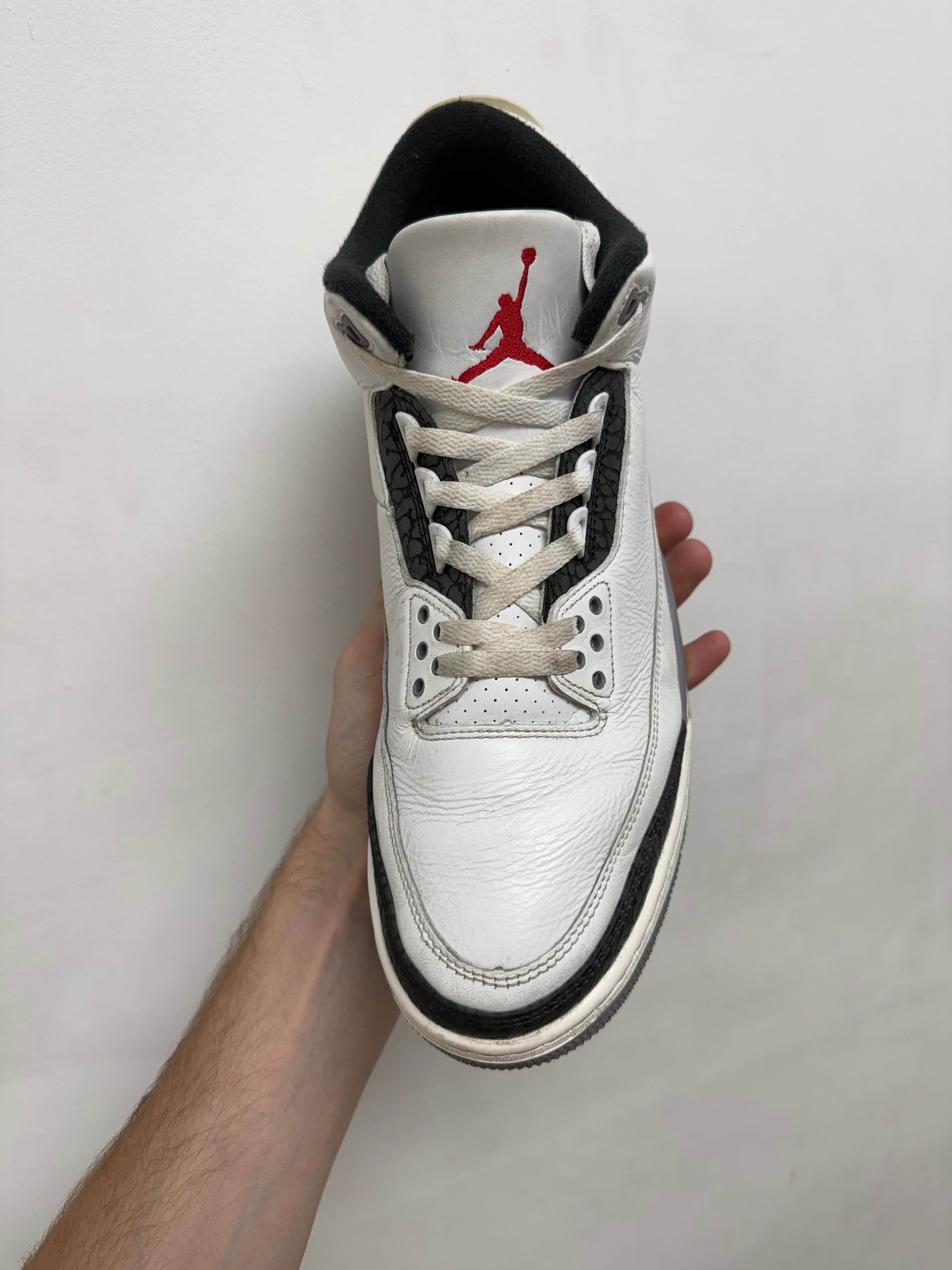 Jordan 3 Cement Grey Sneakers