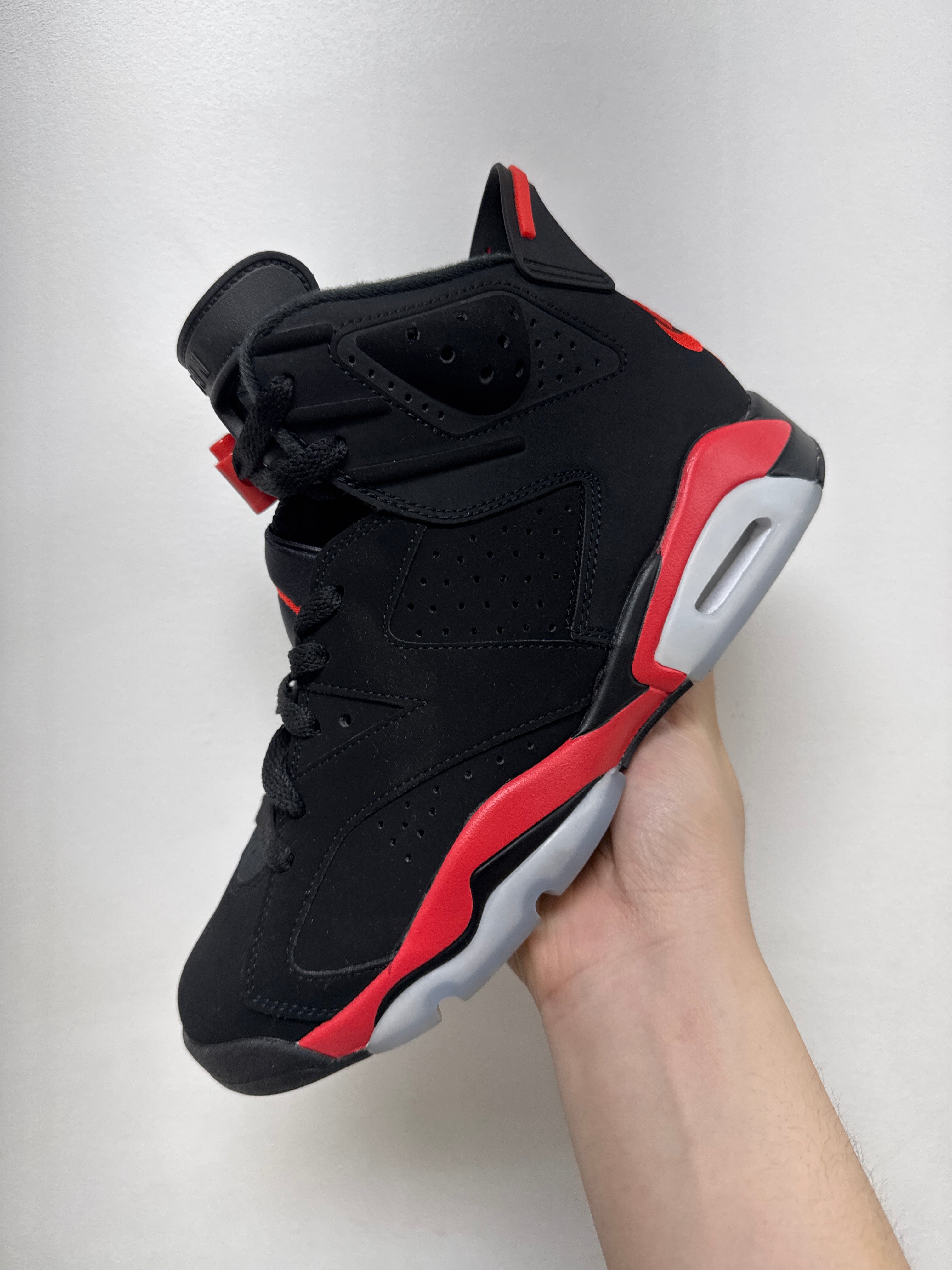 Jordan 6 Infrared Sneakers