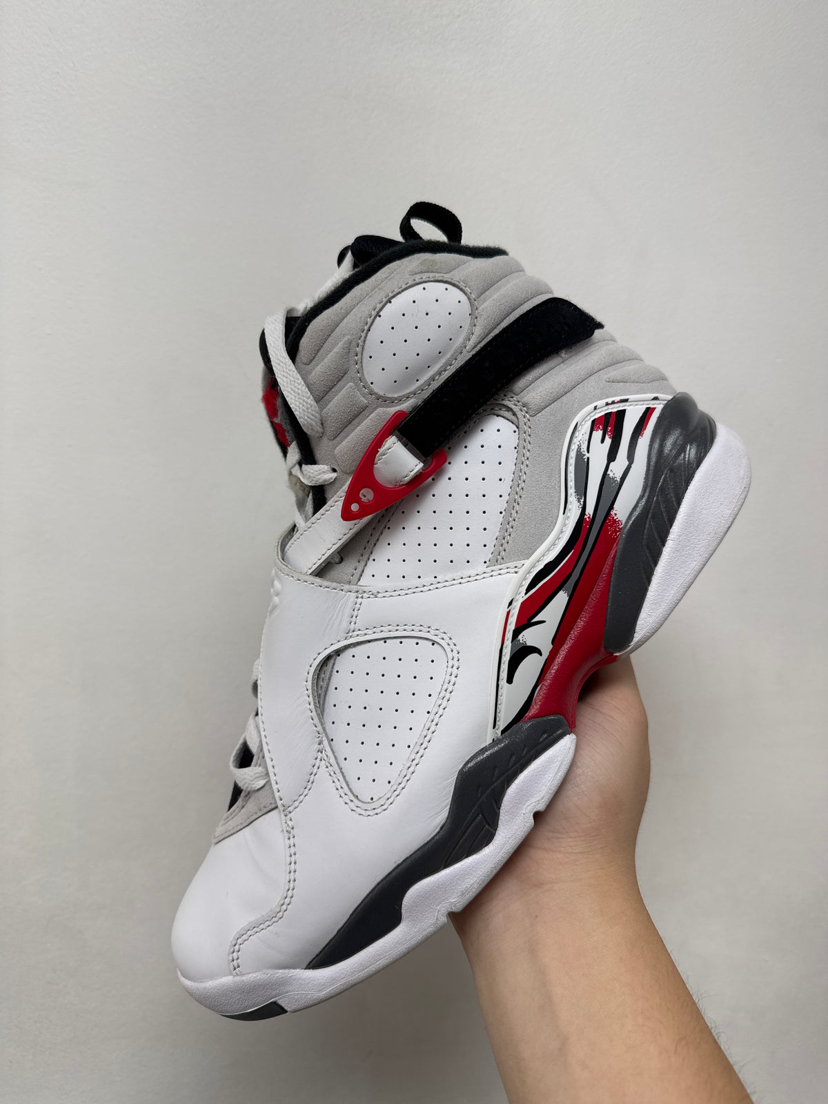 Jordan 8 Bugs Bunny Sneakers
