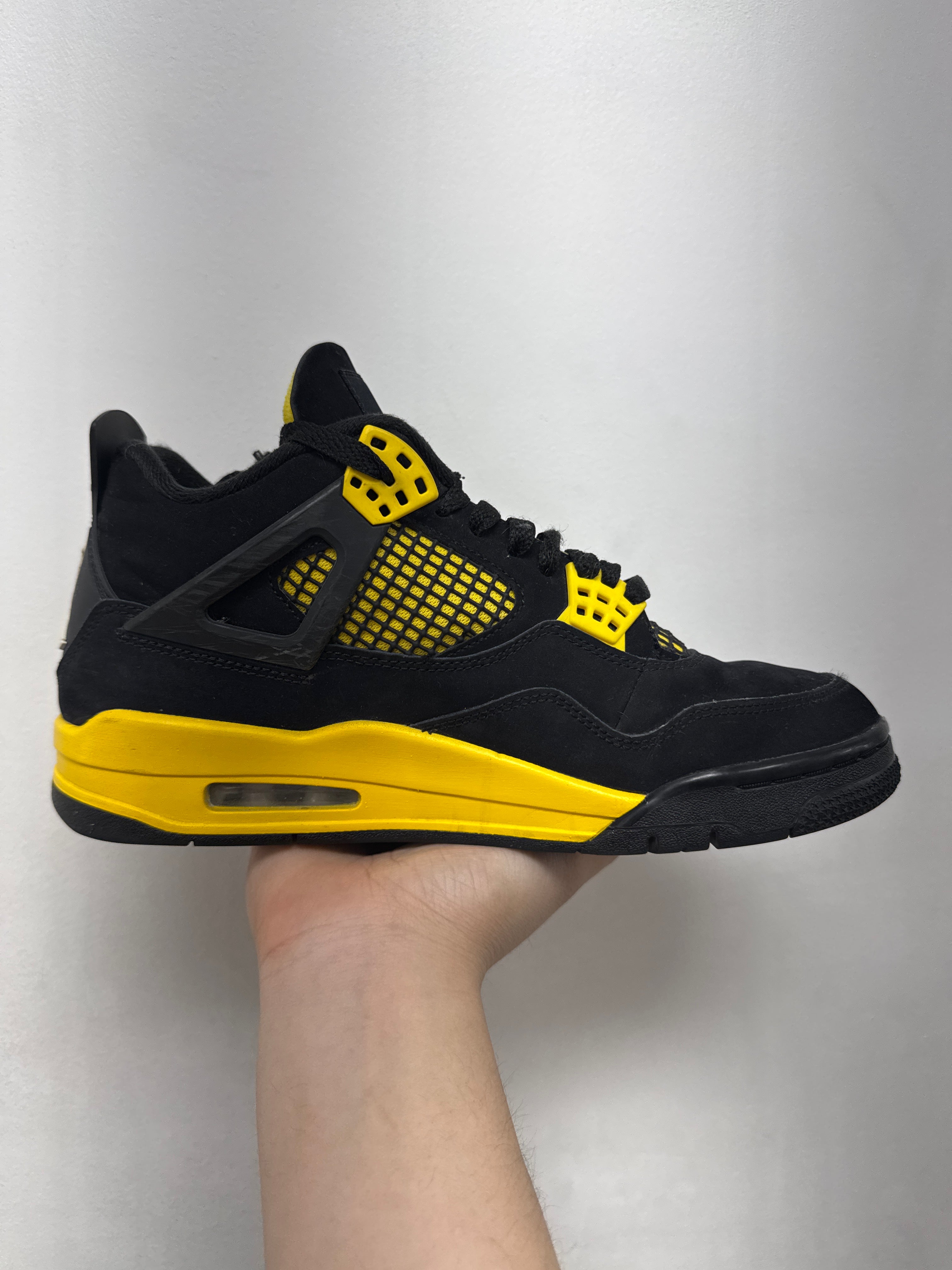 Jordan 4 Yellow Thunder Sneakers