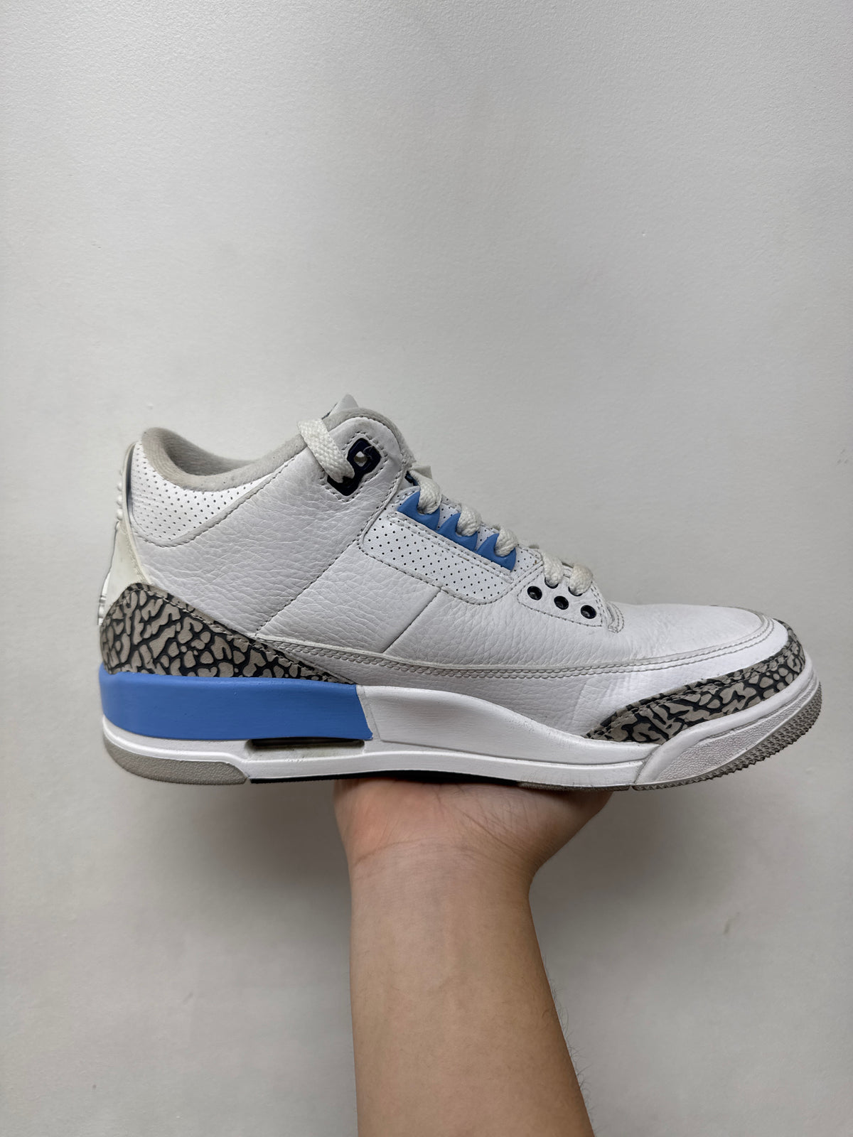 Jordan 3 UNC Sneakers