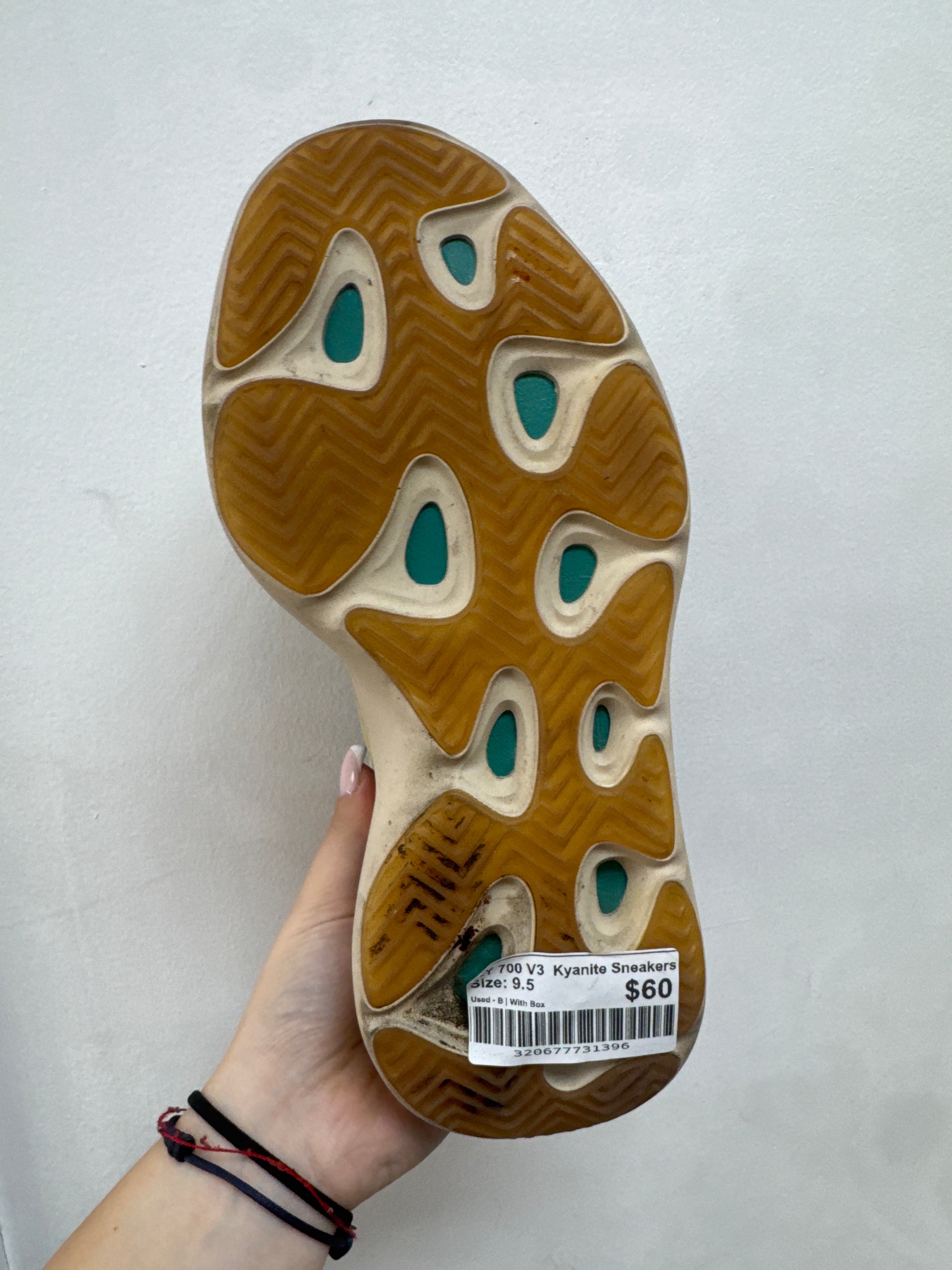 YZY 700 V3  Kyanite Sneakers