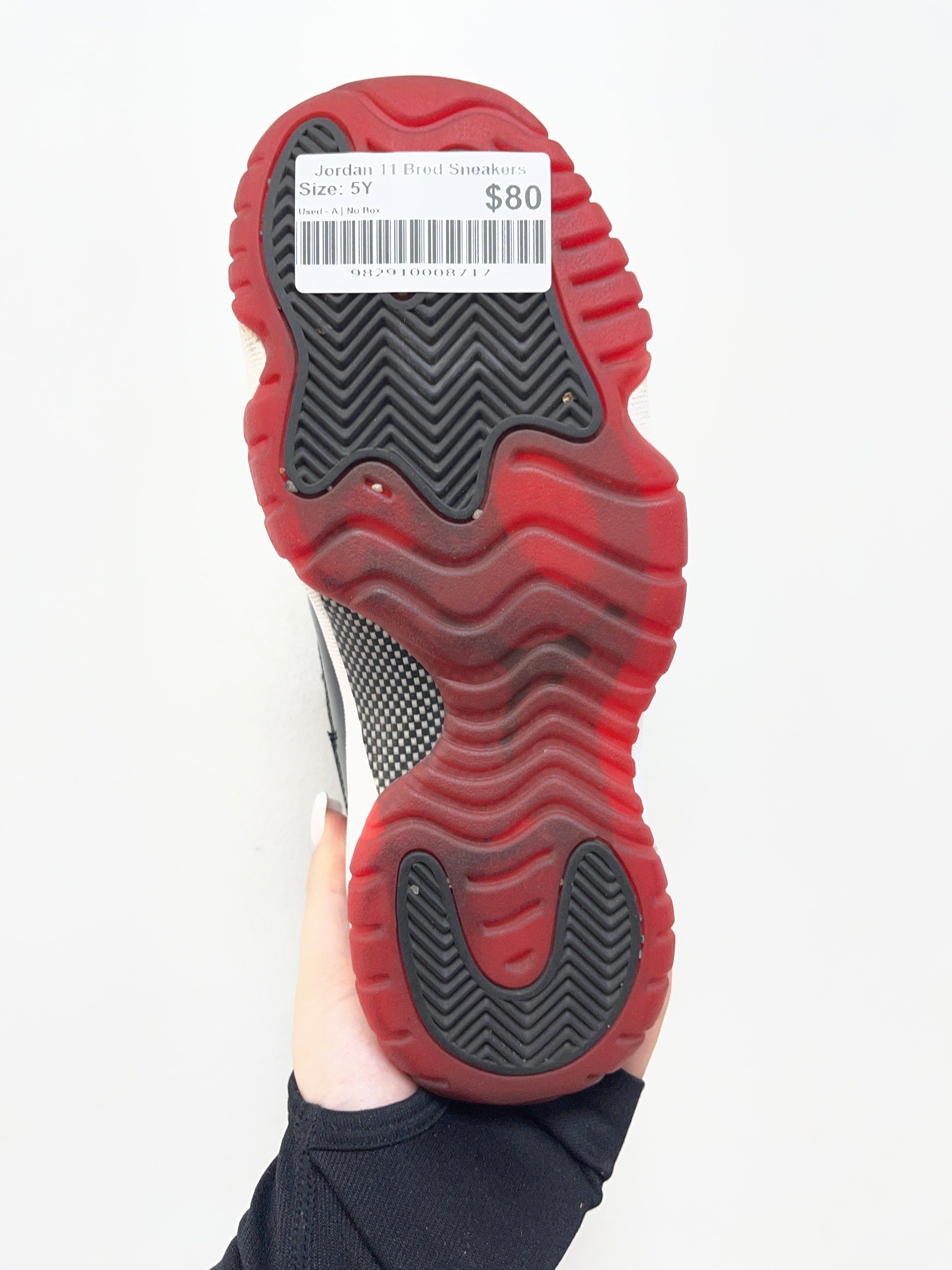 Jordan 11 Bred Sneakers