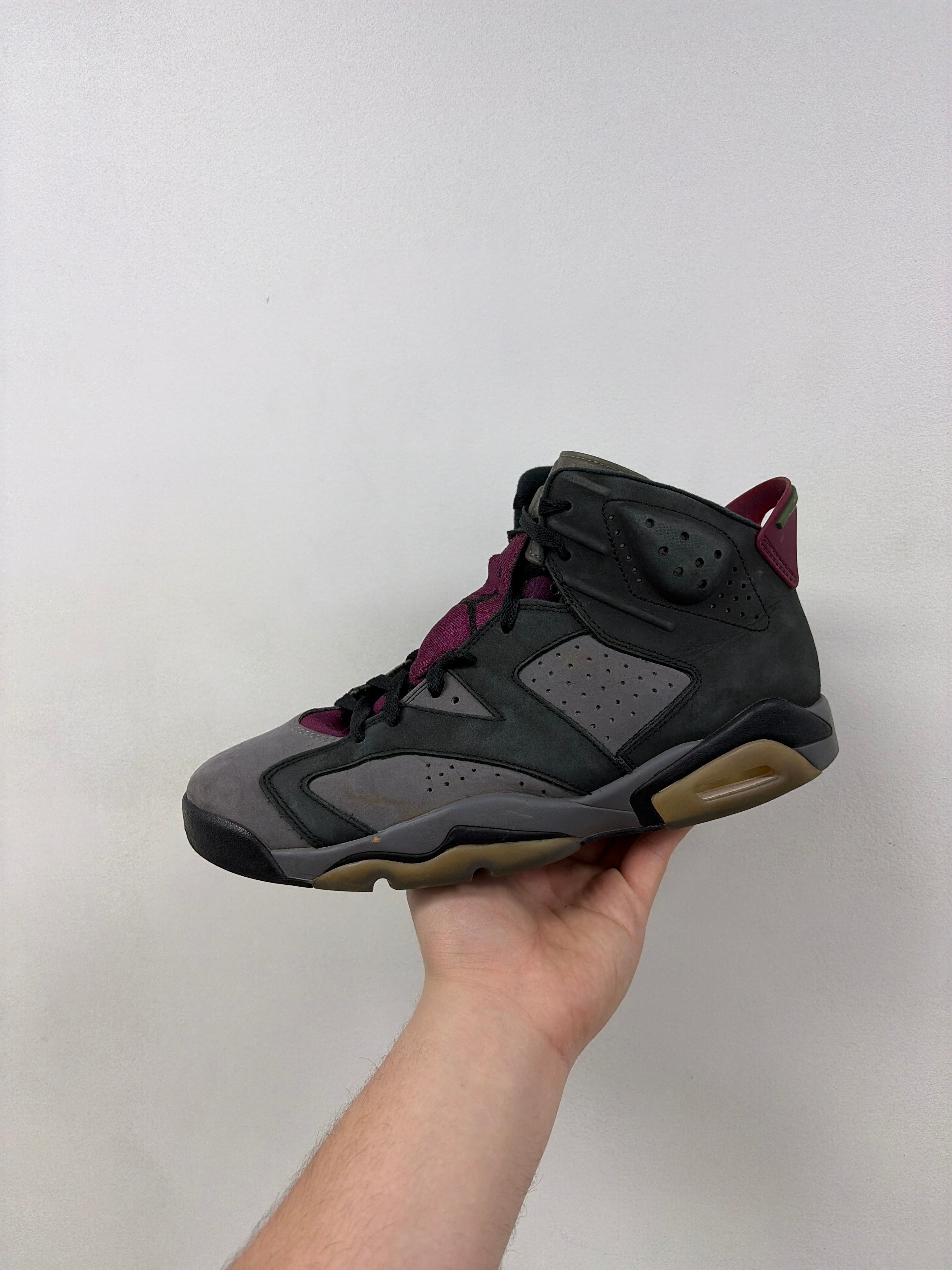 Jordan 6 Bordeaux Sneakers