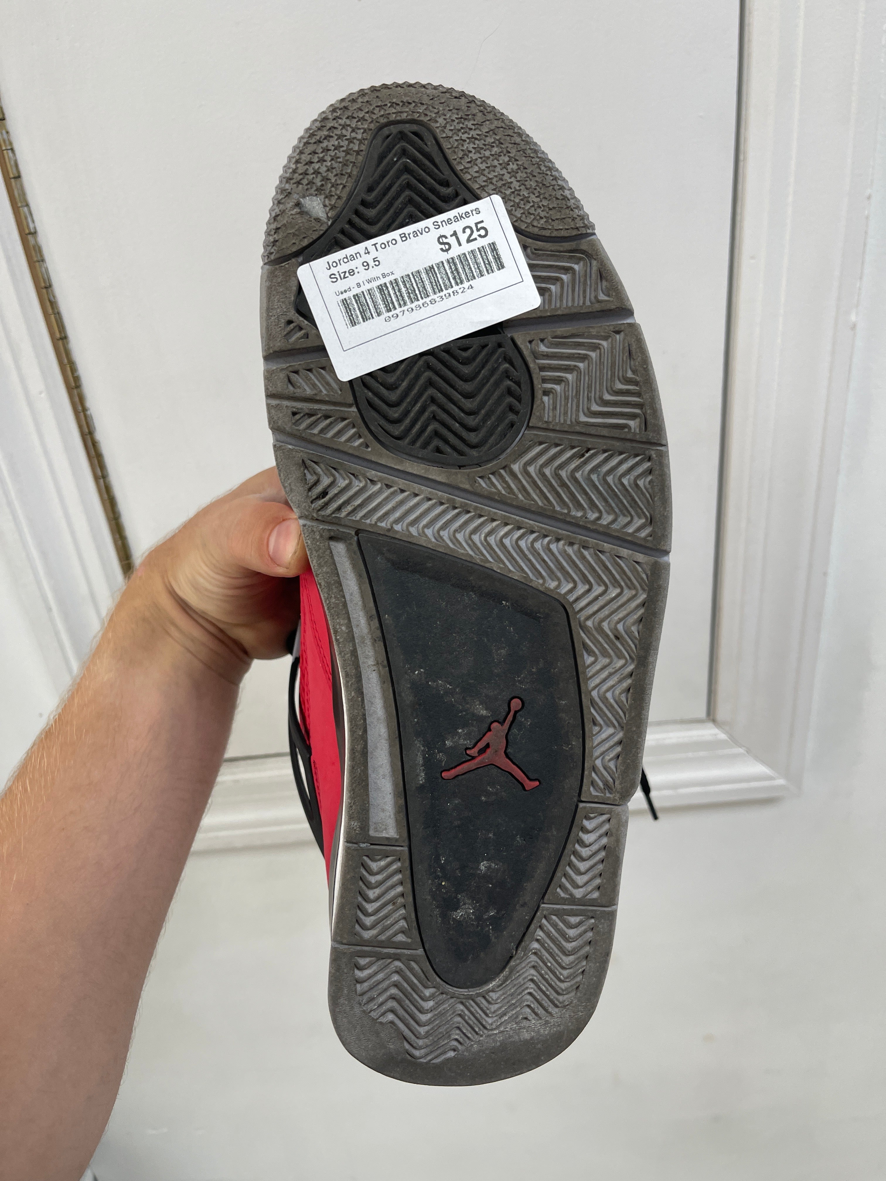 Jordan 4 Toro Bravo Sneakers