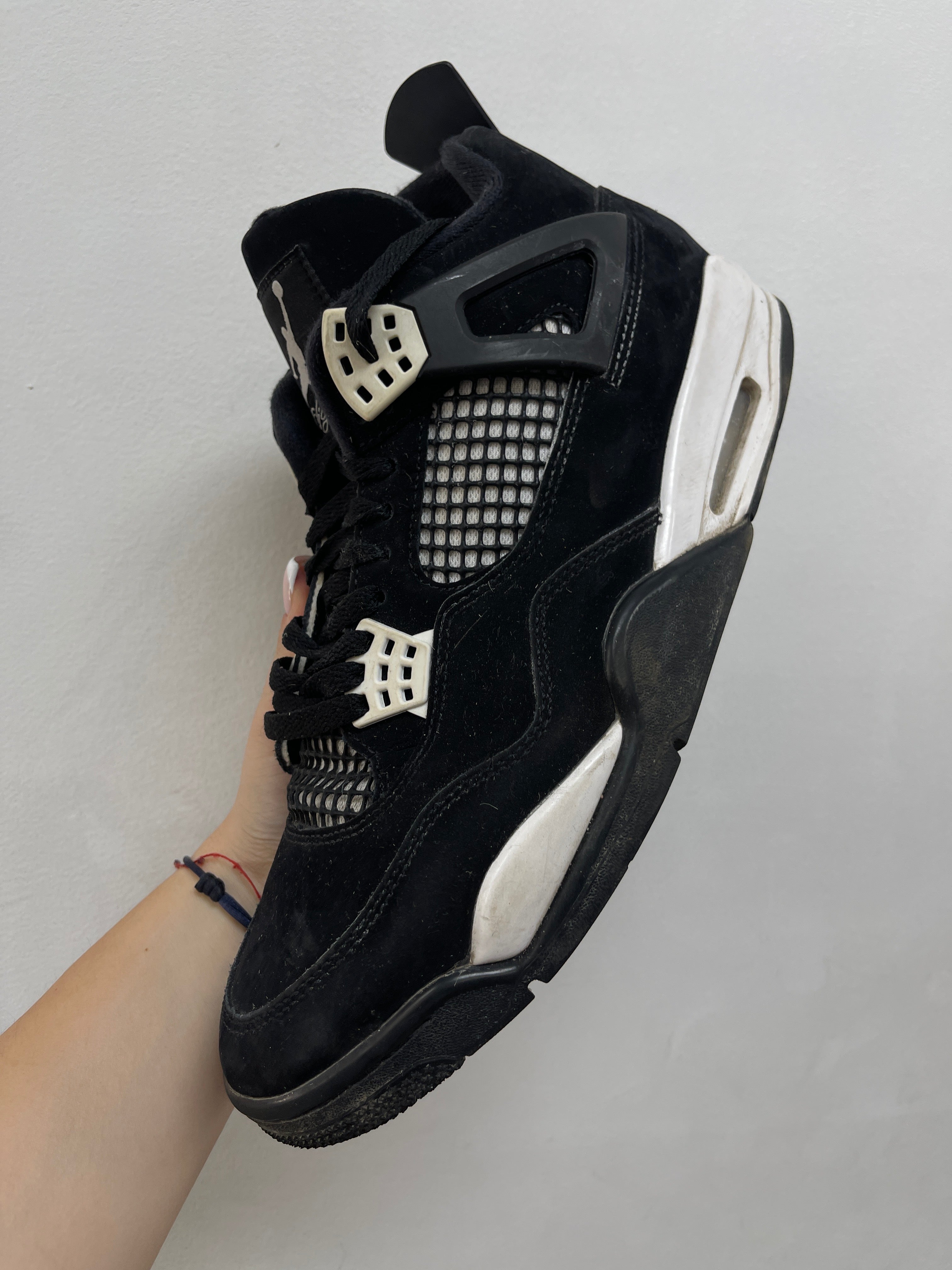 Jordan 4 White Thundern Sneakers