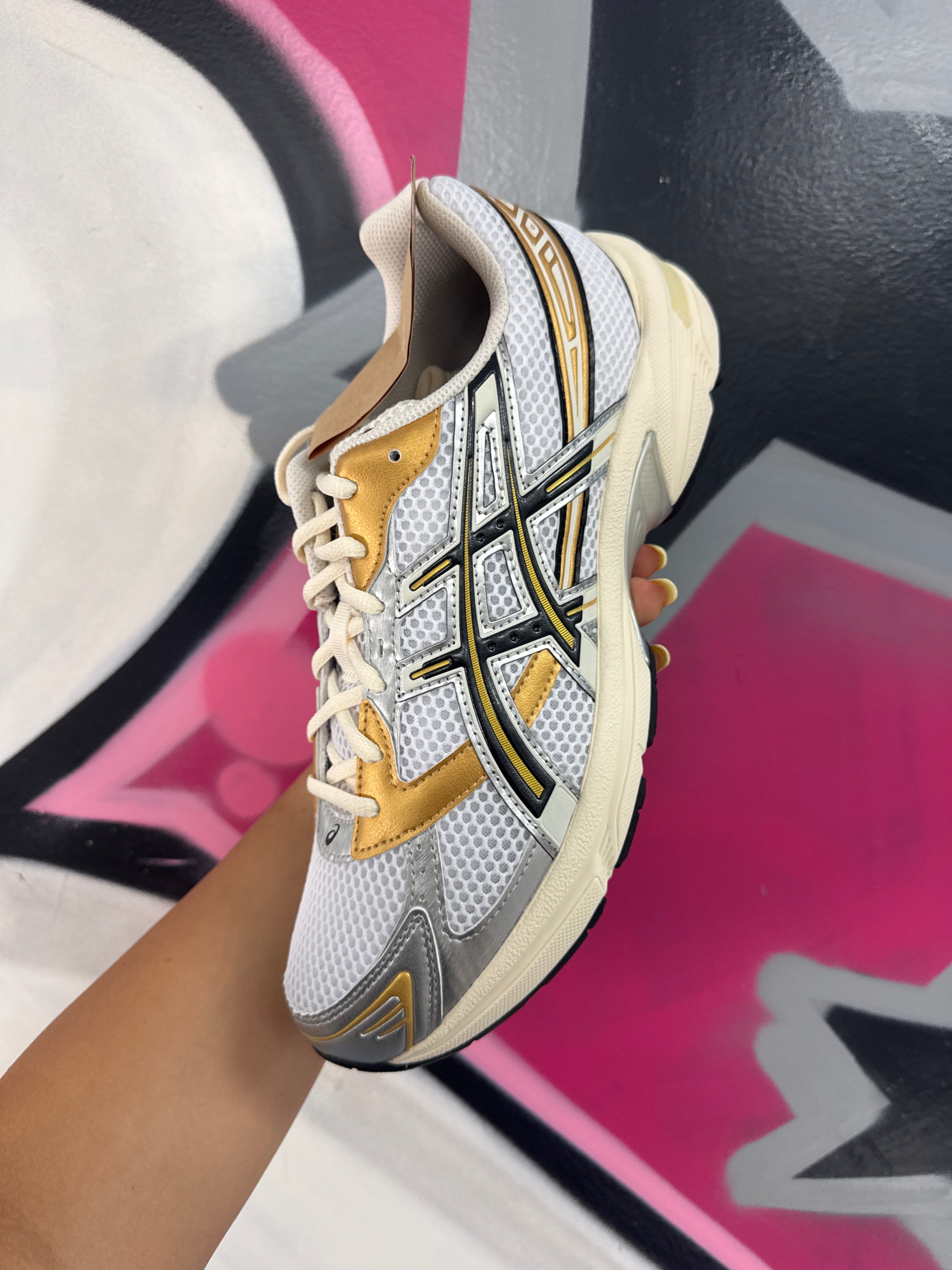 Asic gel 1130  White Black gold  New 9.5 With Box