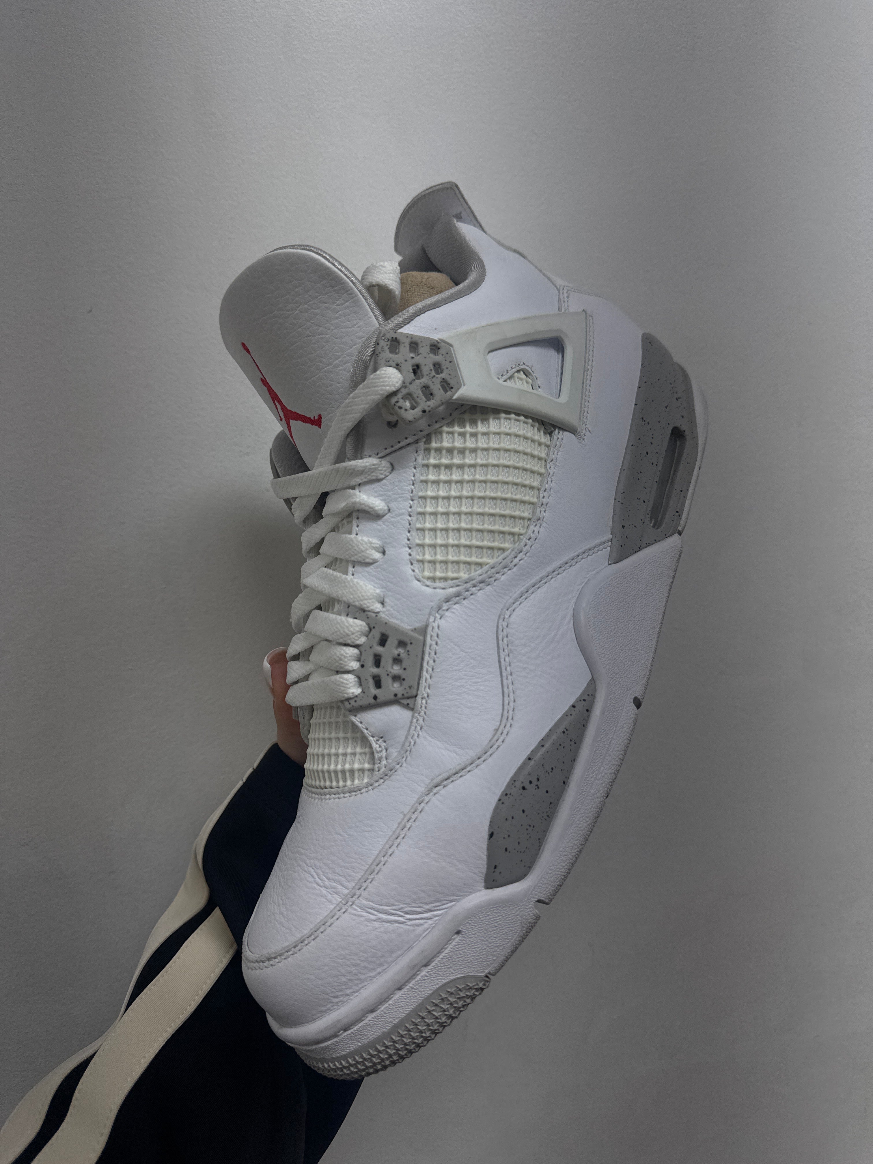 Jordan 4 White Oreo Sneakers