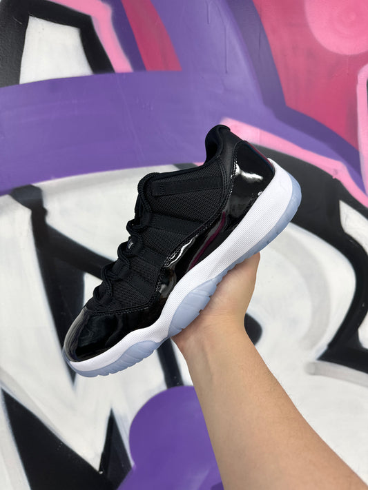 Jordan 11 Space Jam Low  New 9.5 With Box