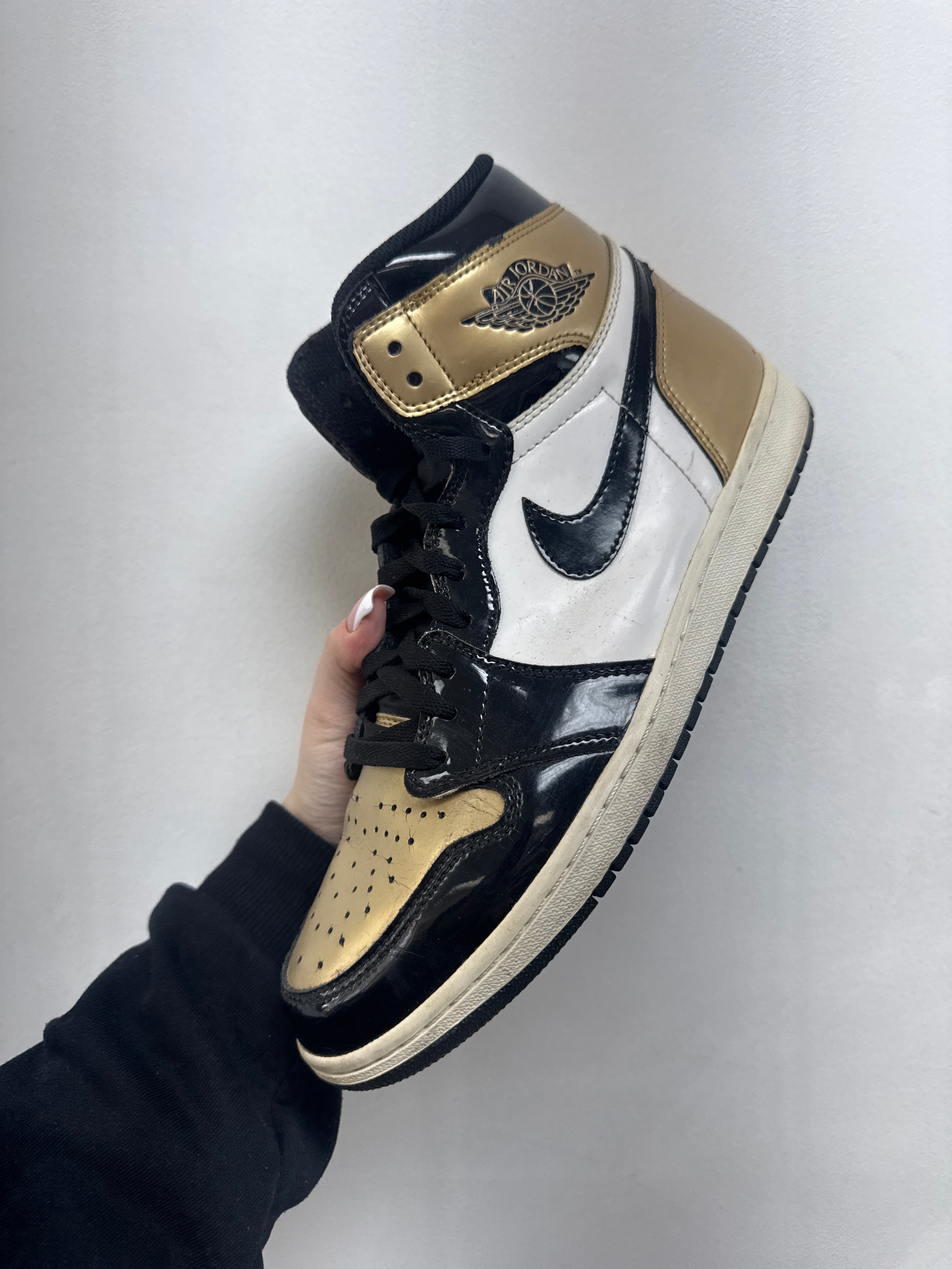Nike Jordan 1 Gold Toe Sneakers