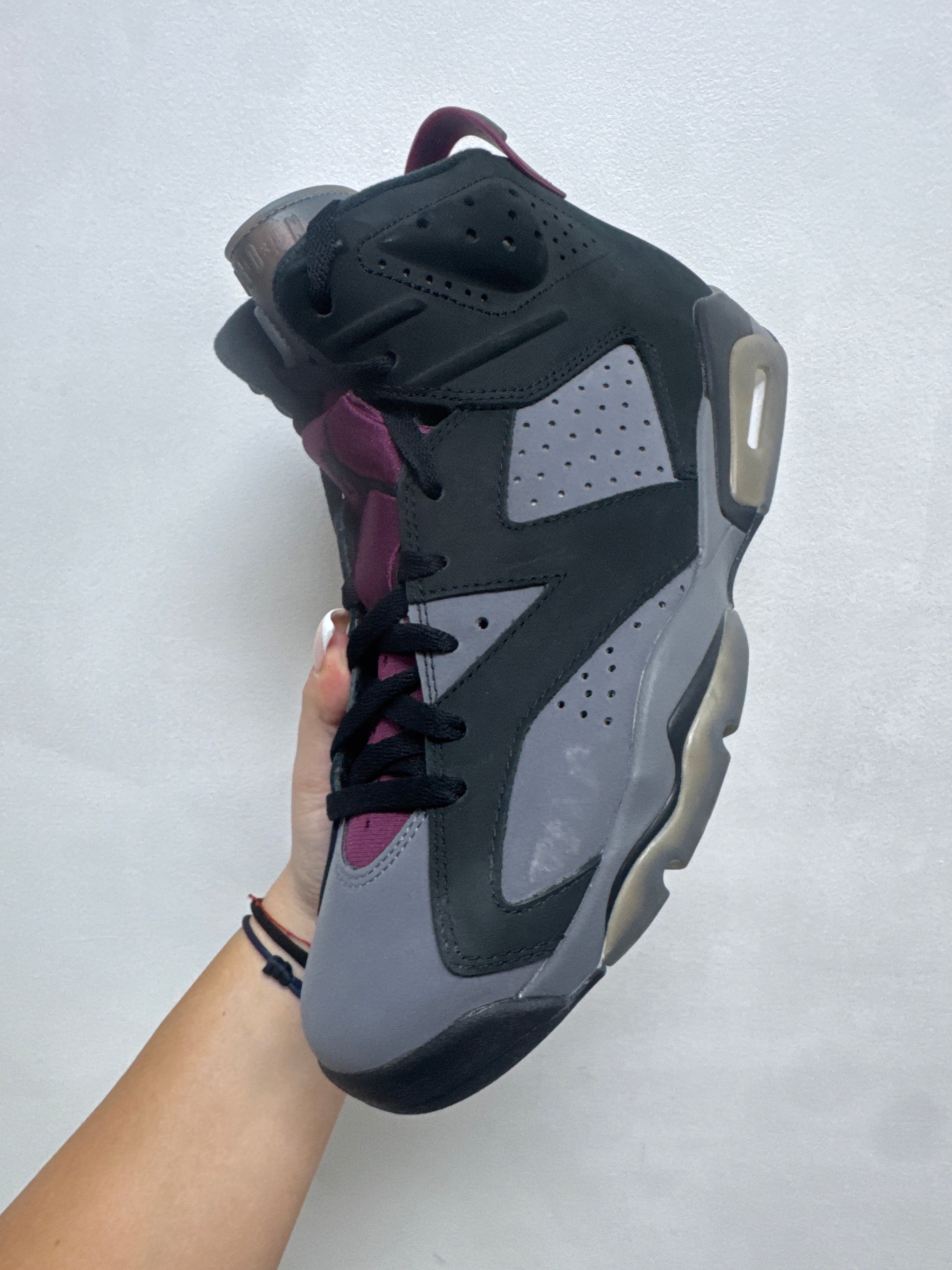 Jordan 6 Bordeaux Sneakers