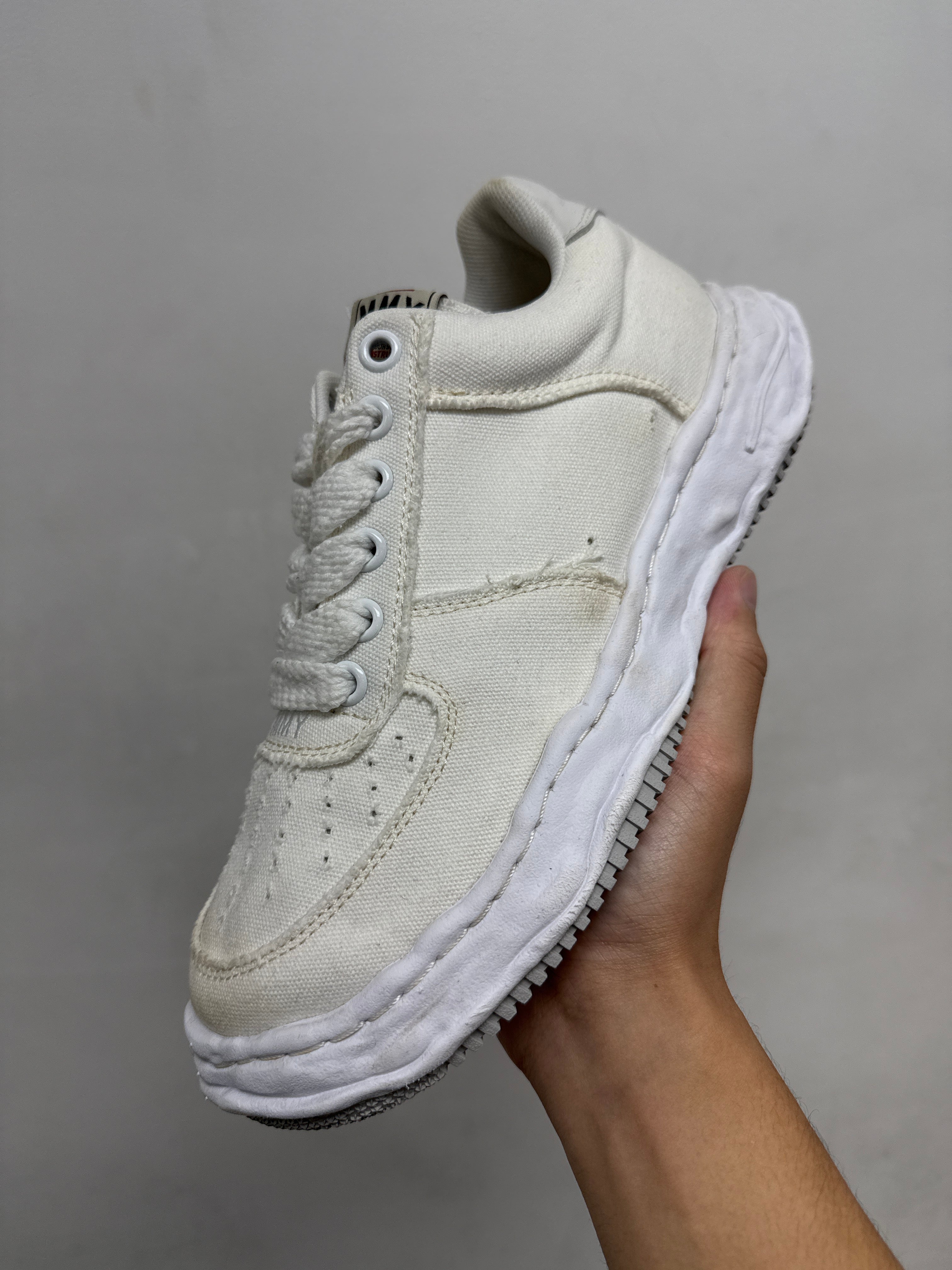 MMY Padded Hank Low White Sneakers