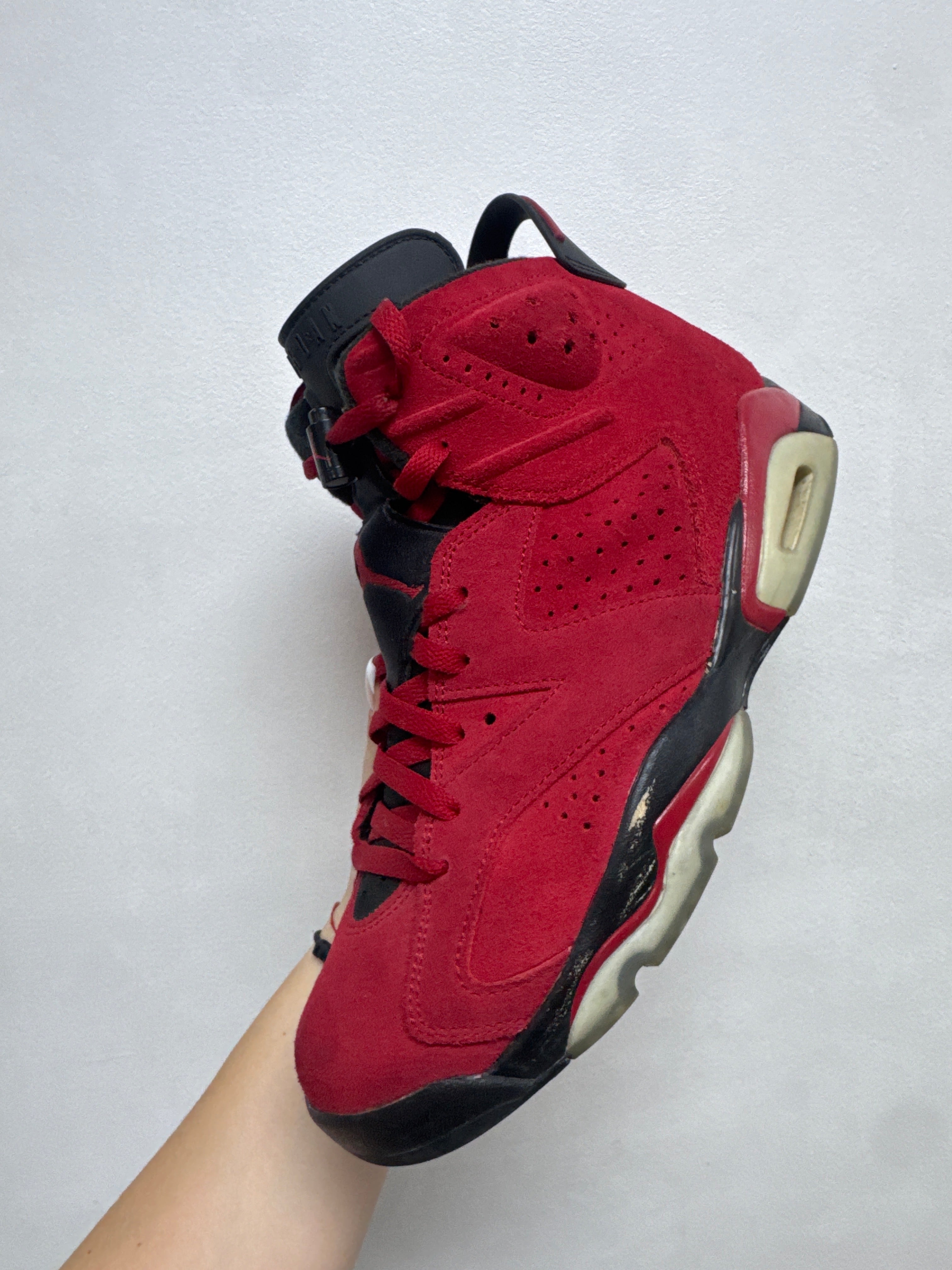 Jordan 6 Toro Bravo Sneakers