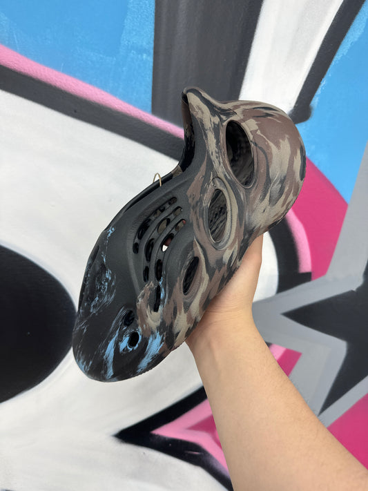 YZY Foam Runner MX Cinder New 10 With Box