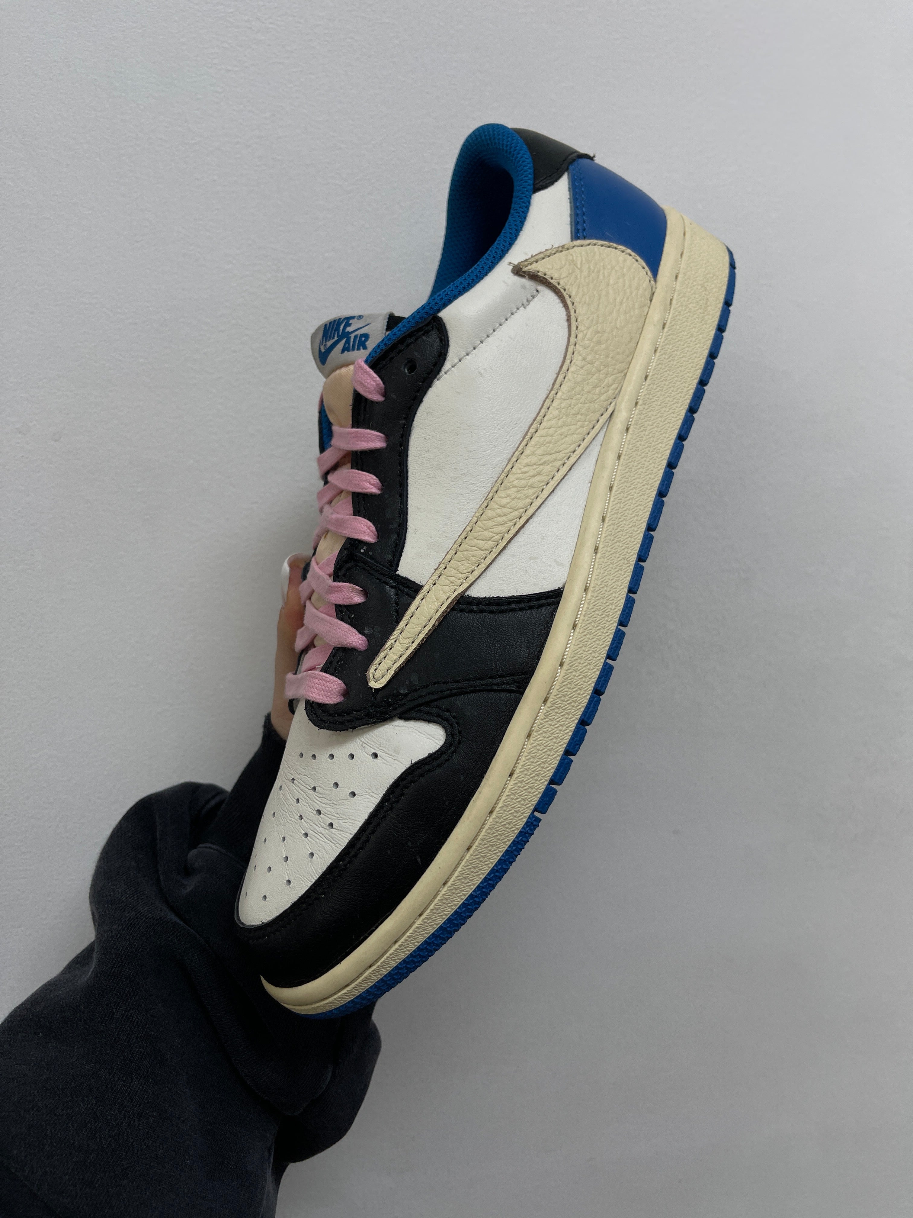 Jordan 1 Low Travis Scott Fragment Sneakers