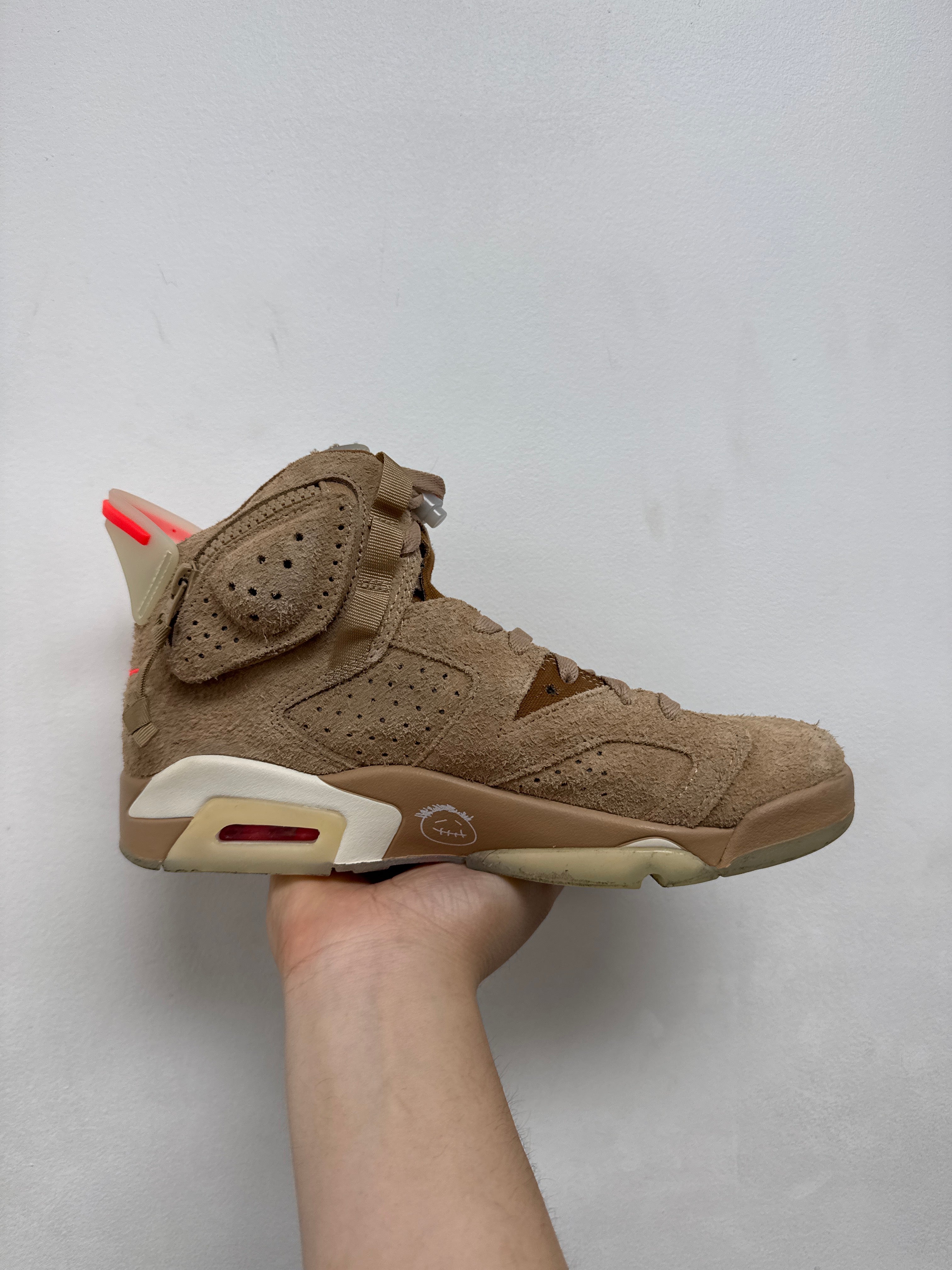 Jordan 6 Travis Scott Khaki Sneakers