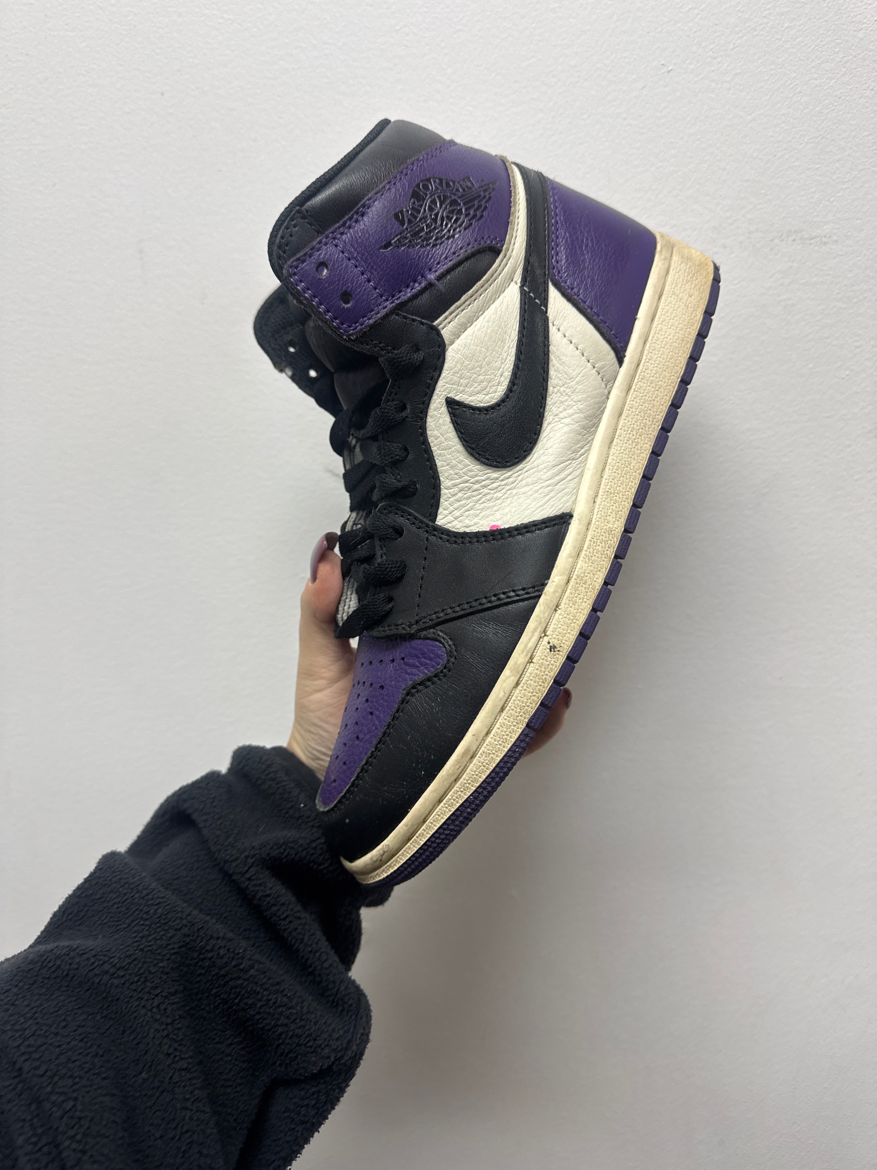 Nike Jordan 1 Court Purple Sneakers