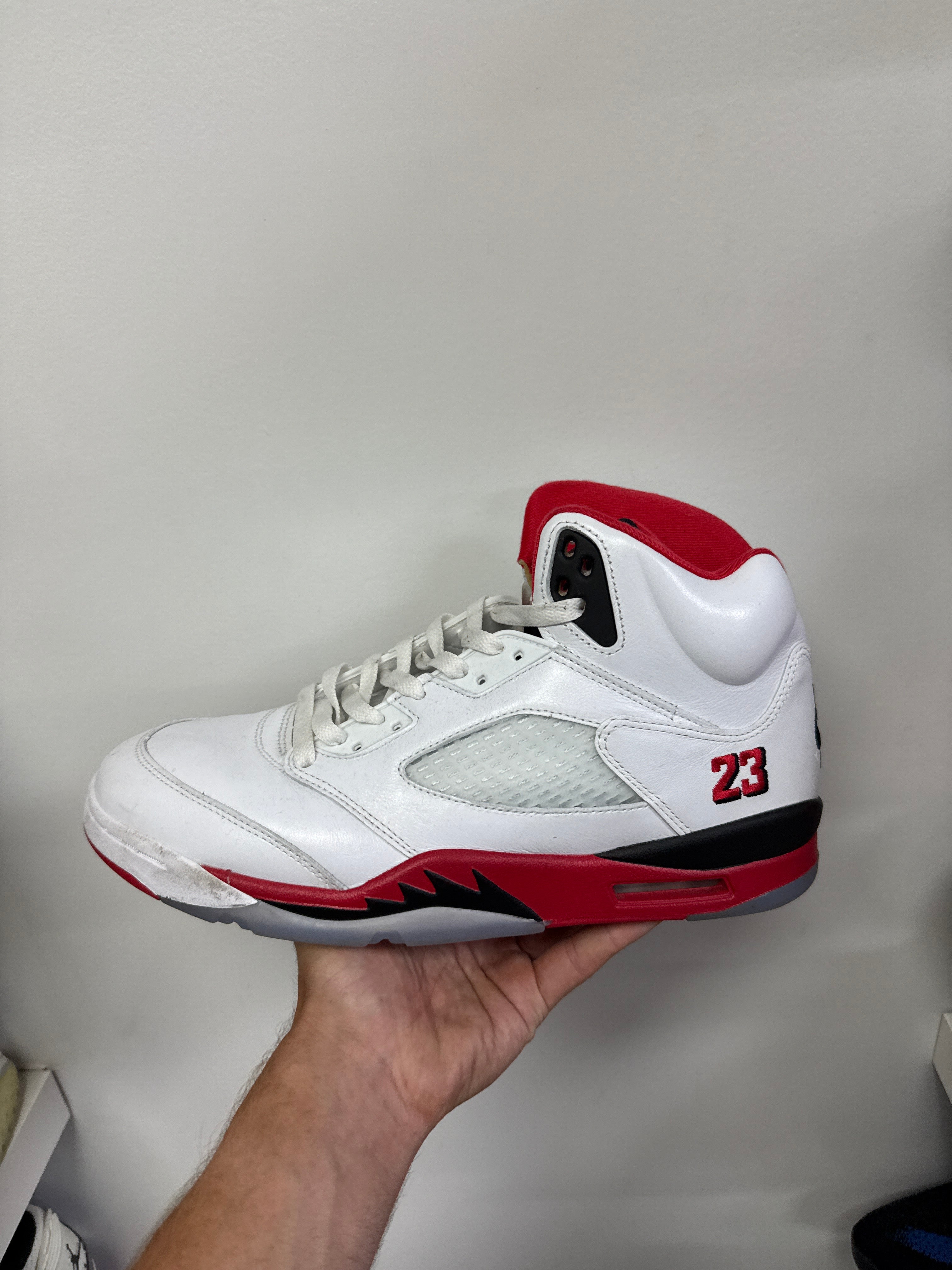 Jordan 5 Fire Red Sneakers