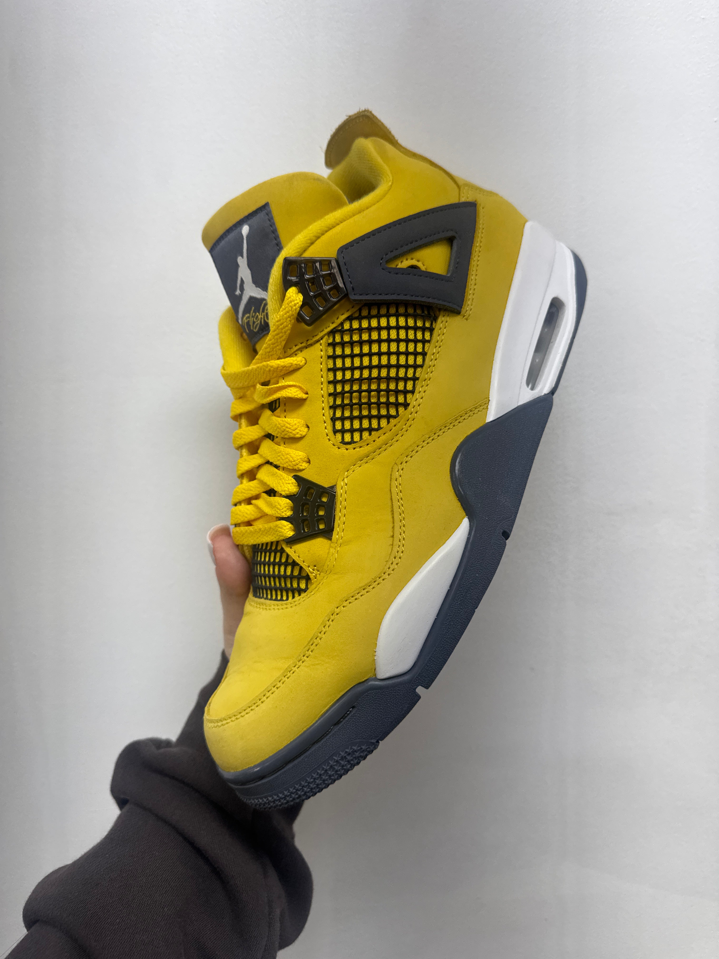 Jordan 4 Lightning Sneakers