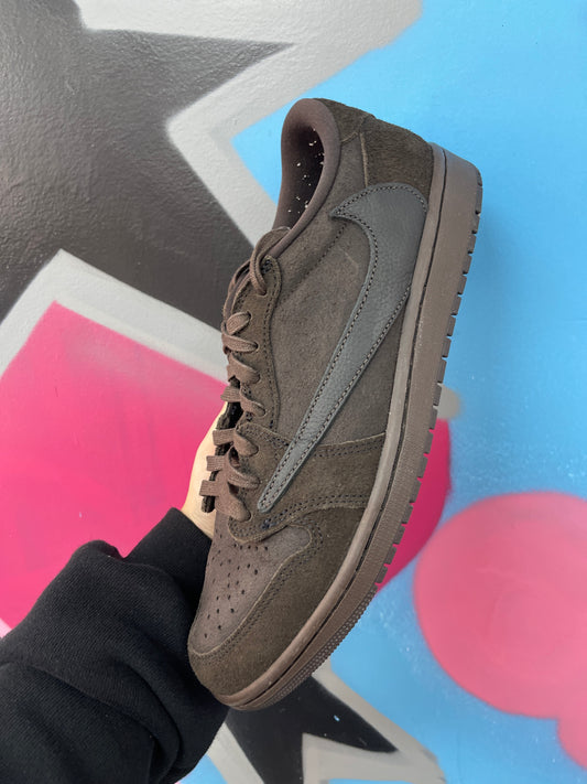 Nike Jordan 1 Low Travis Scott Velvet Brown Sneakers