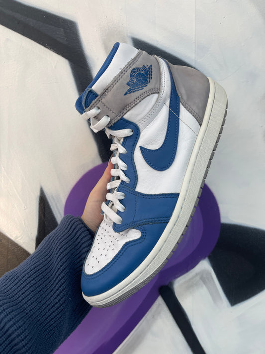 Nike Jordan 1 True Blue Sneakers