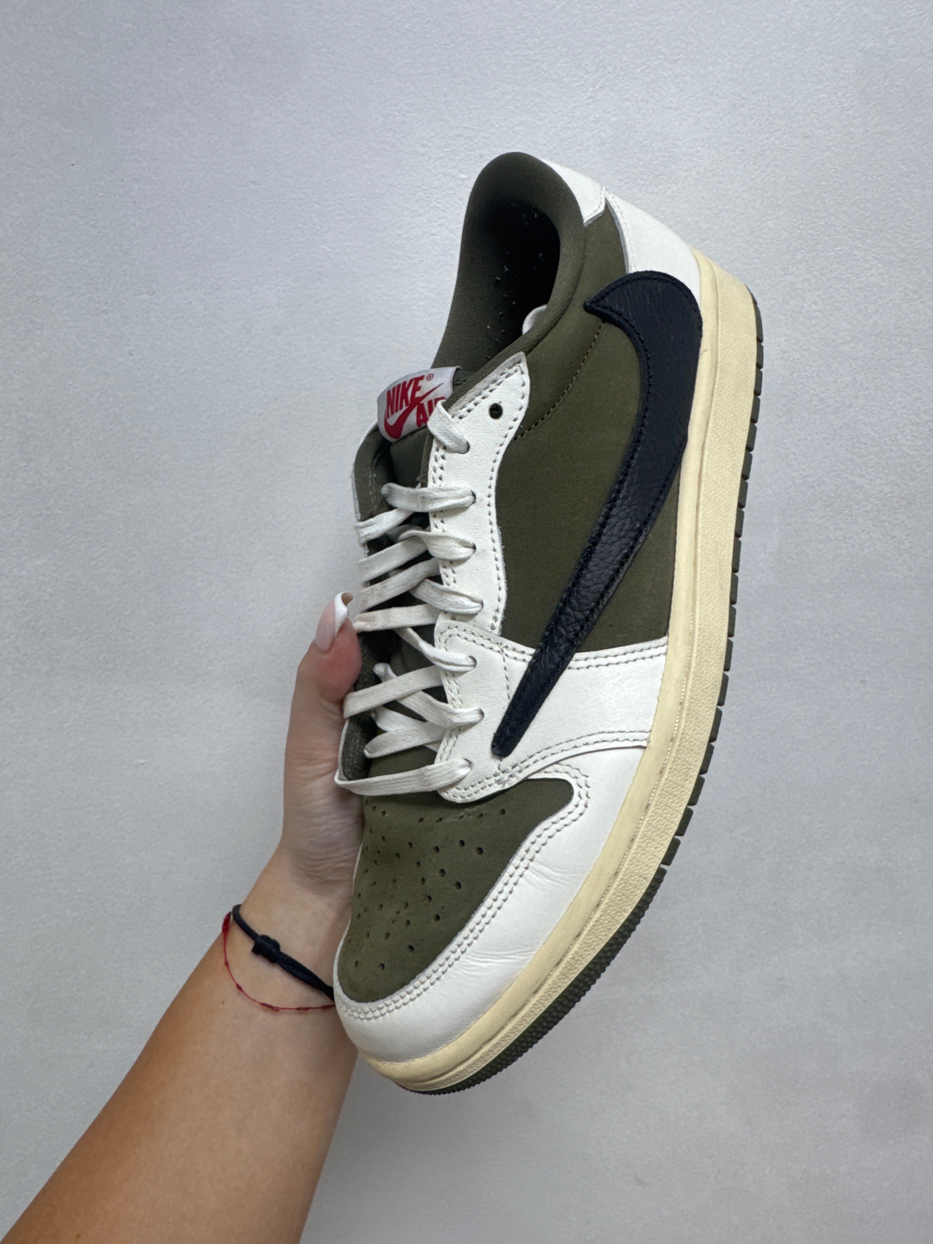 Jordan 1 Low Travis Scott Medium Olive Sneakers