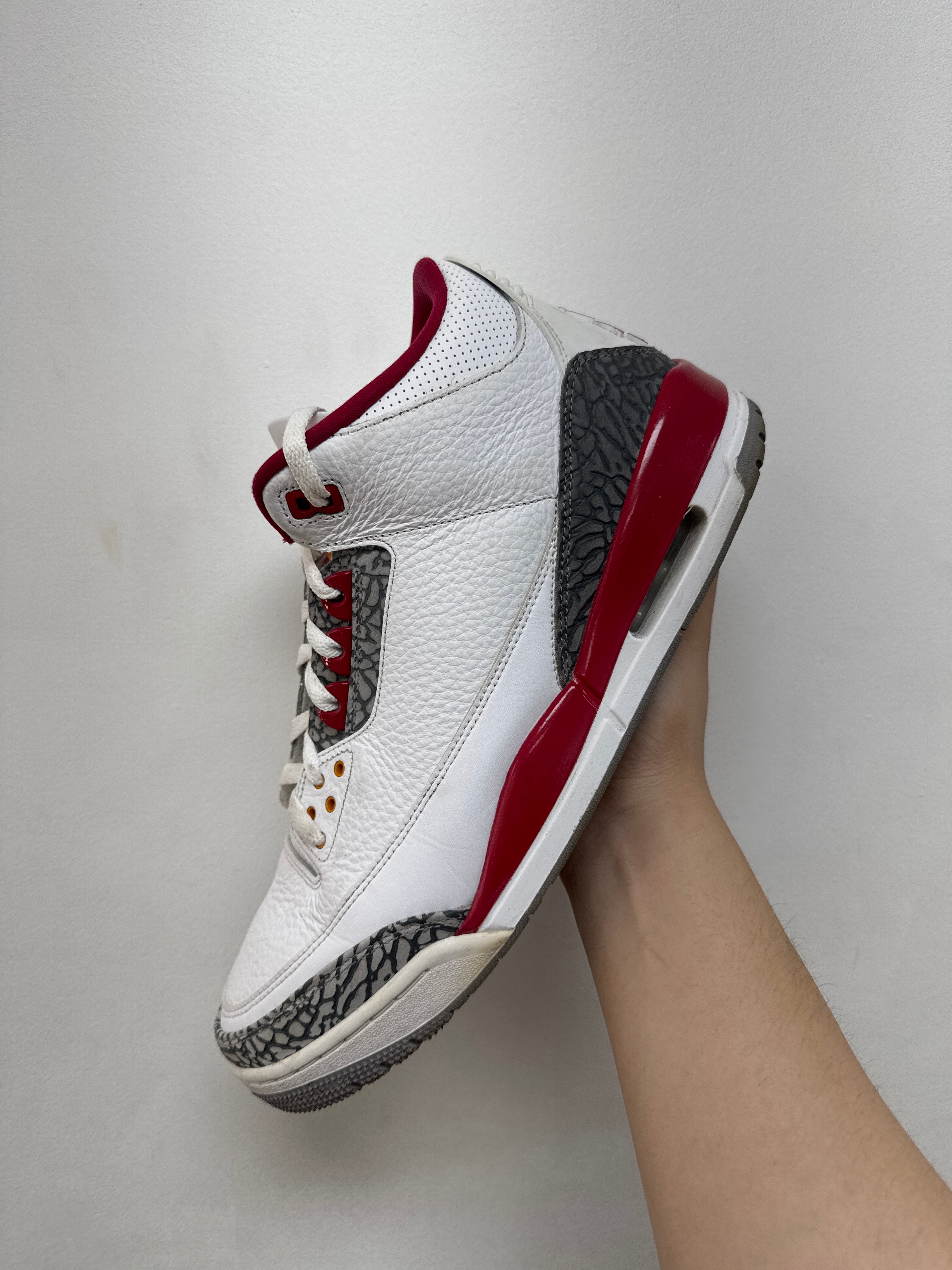 Jordan 3 Cardinal Sneakers