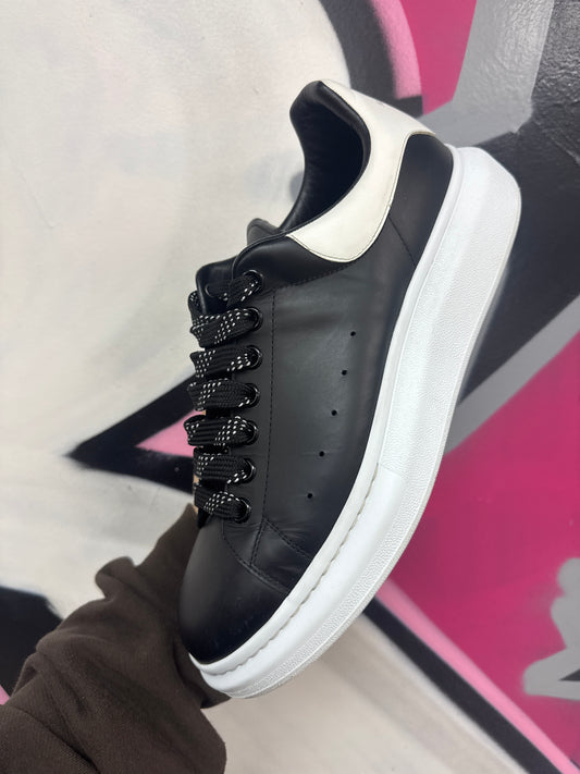 Alexander mcqueen Black White Spotted Lace Sneakers