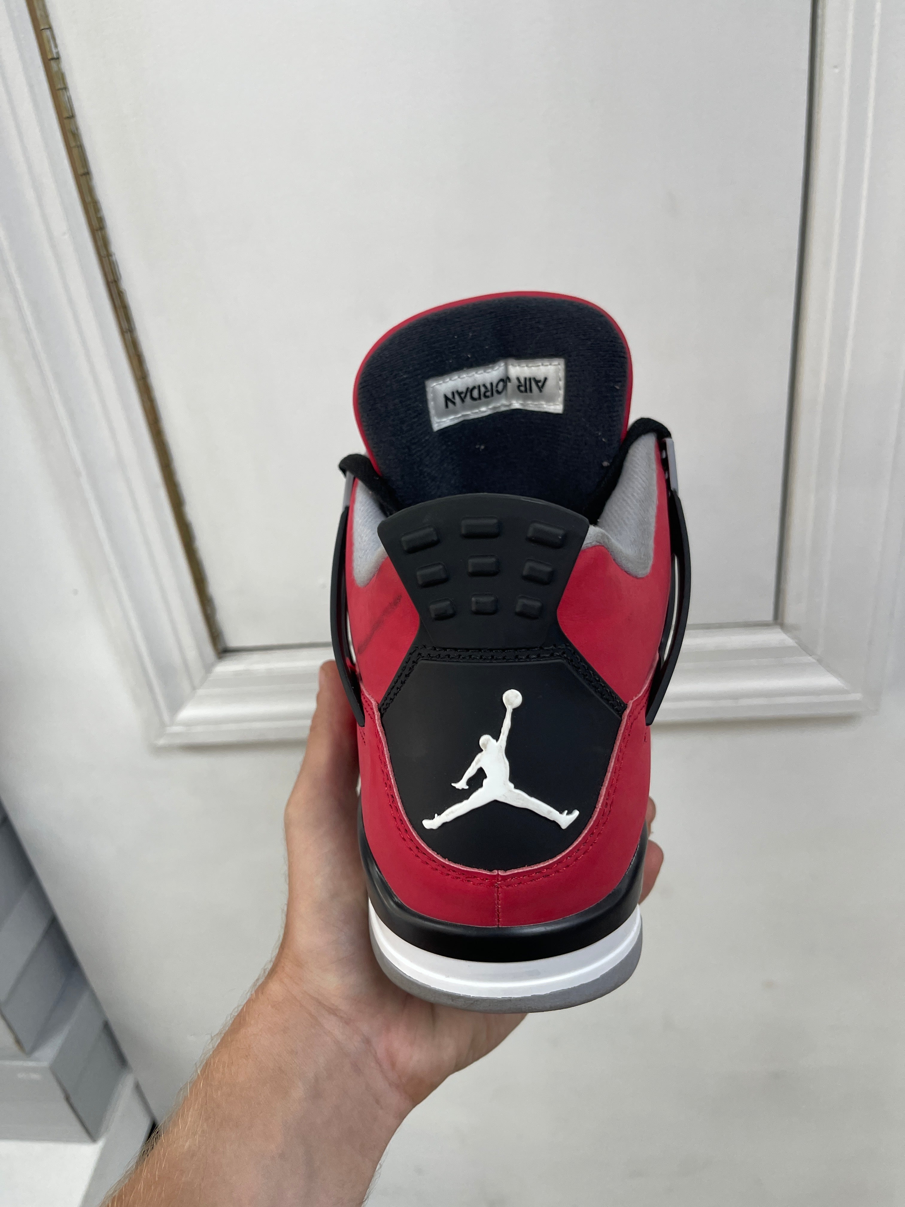 Jordan 4 Toro Bravo Sneakers