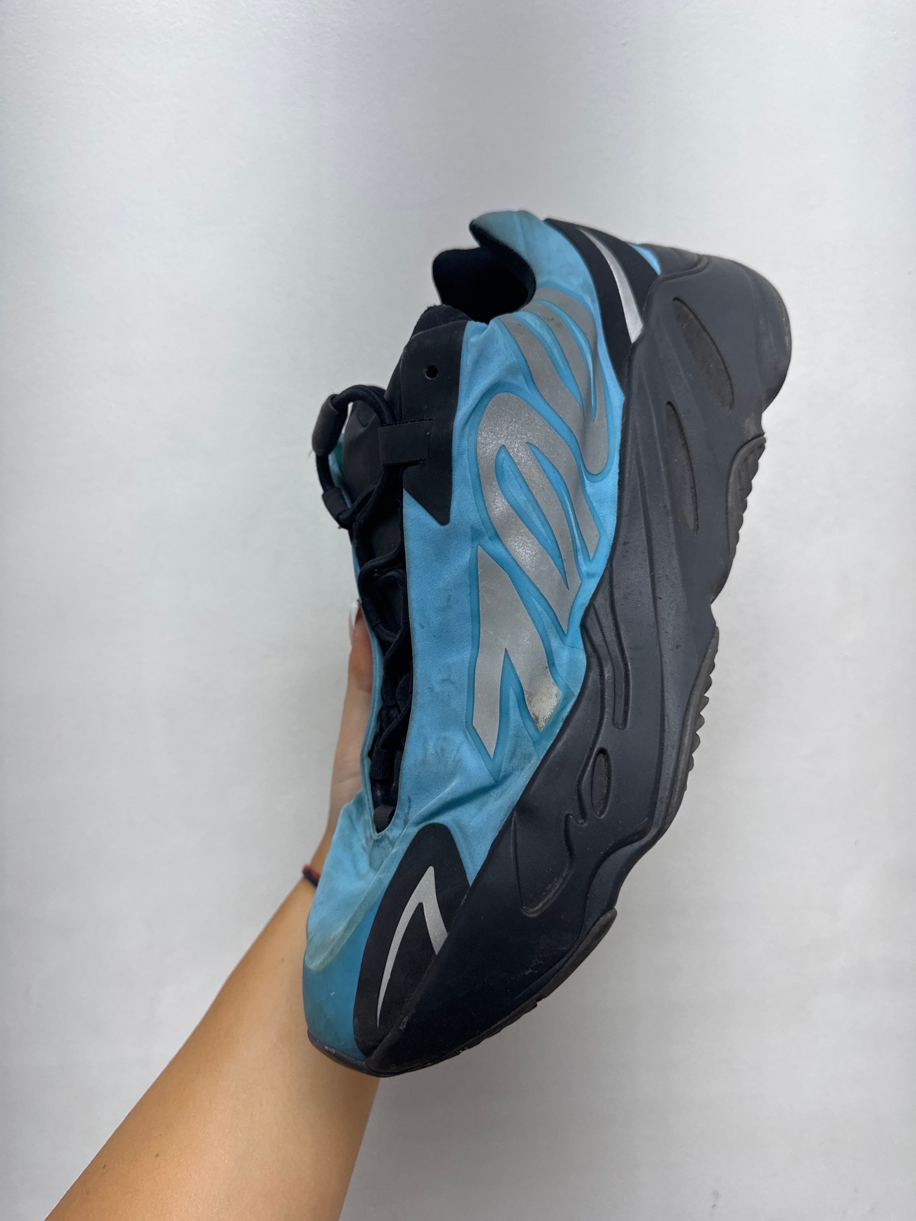 YZY 700 MNVN Cyan Sneakers