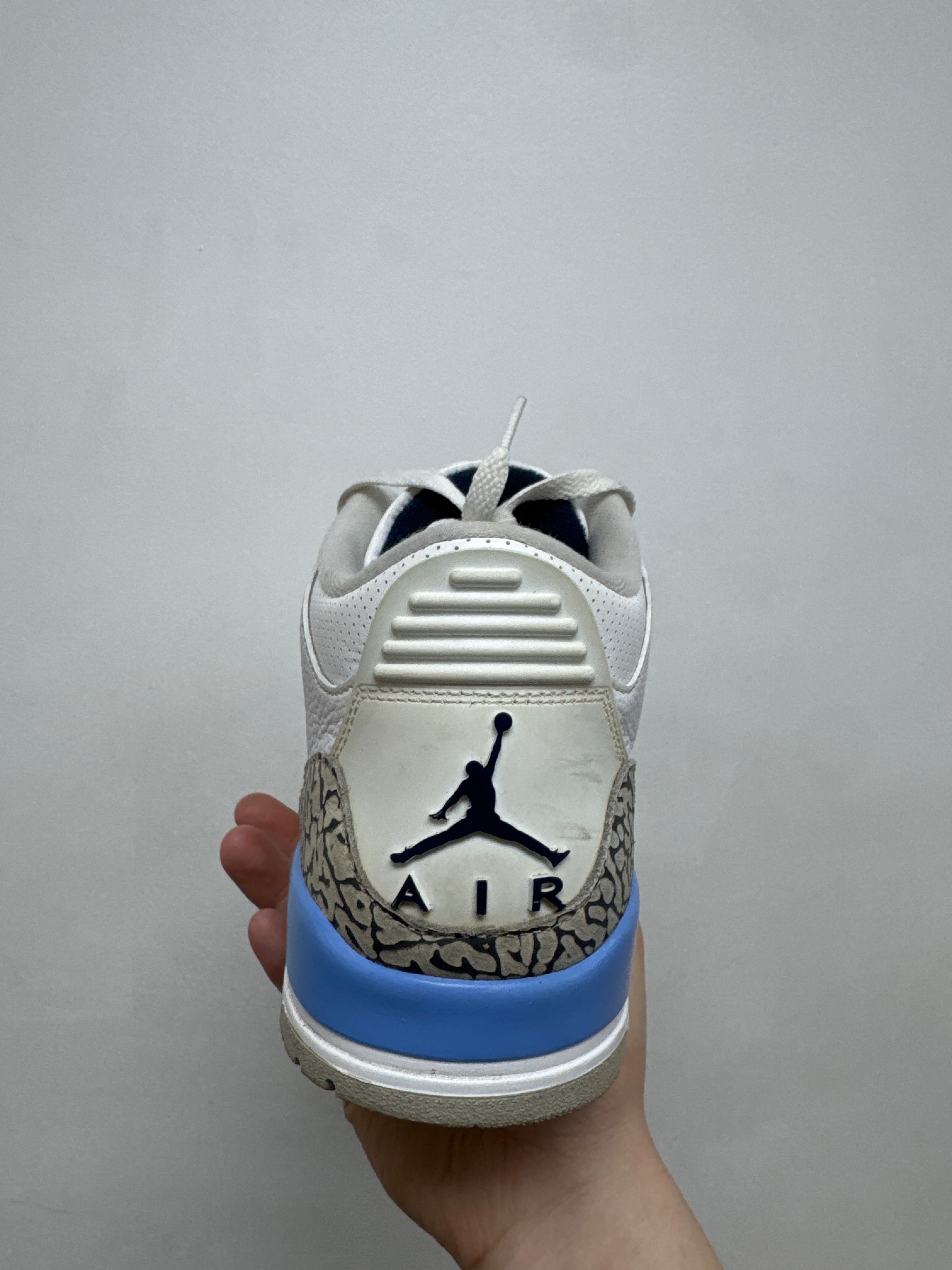 Jordan 3 UNC Sneakers