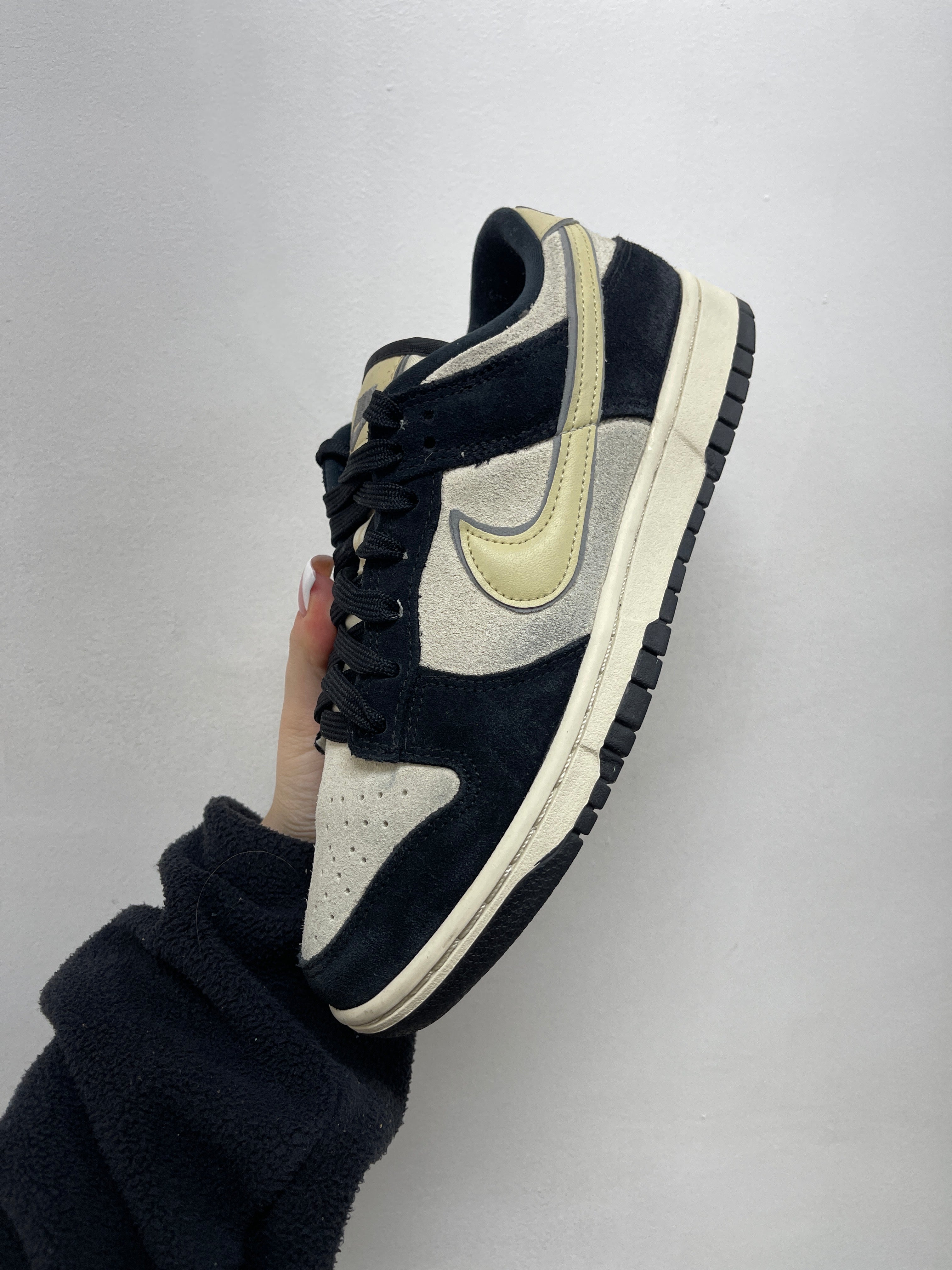 Nike Dunk Low Black Cream Sneakers