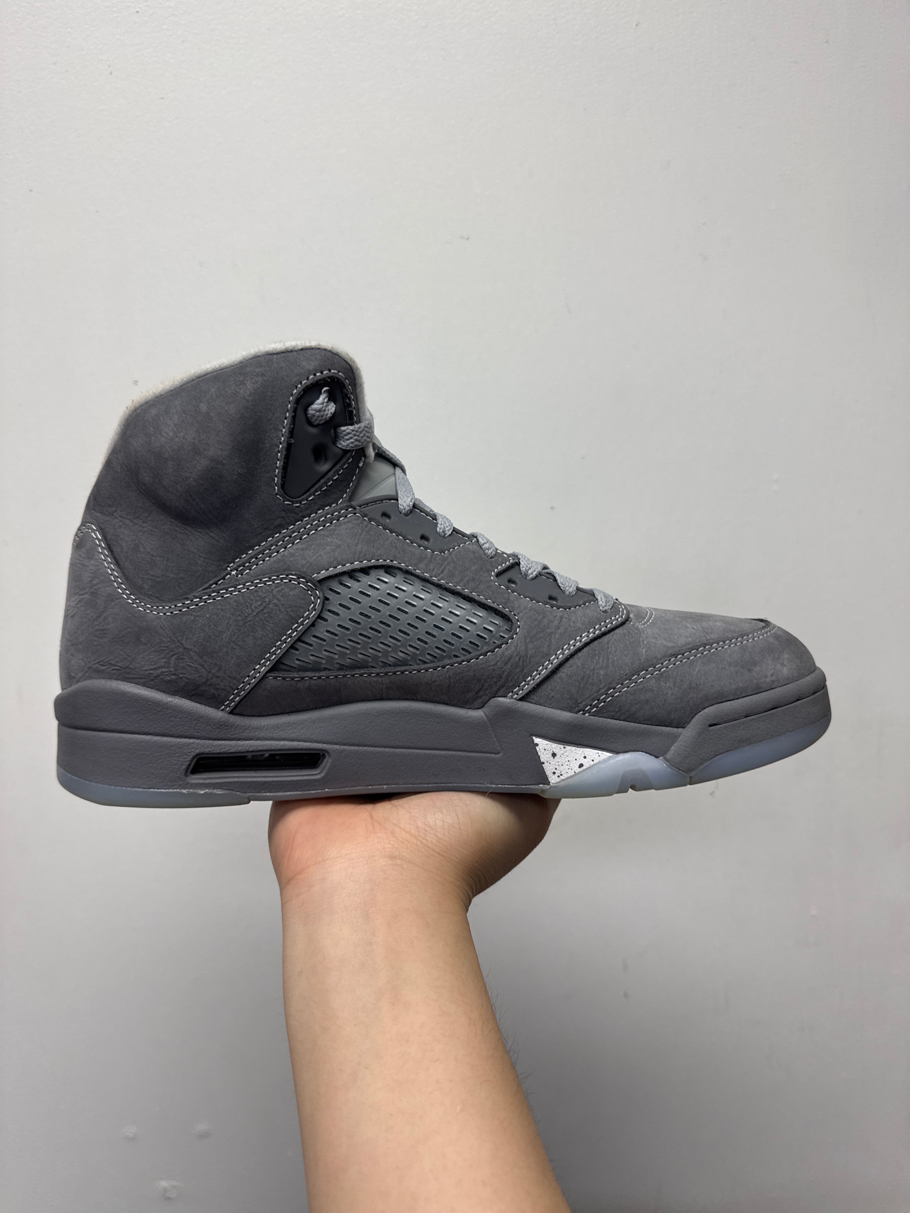 Jordan 5 Wolf Grey Sneakers