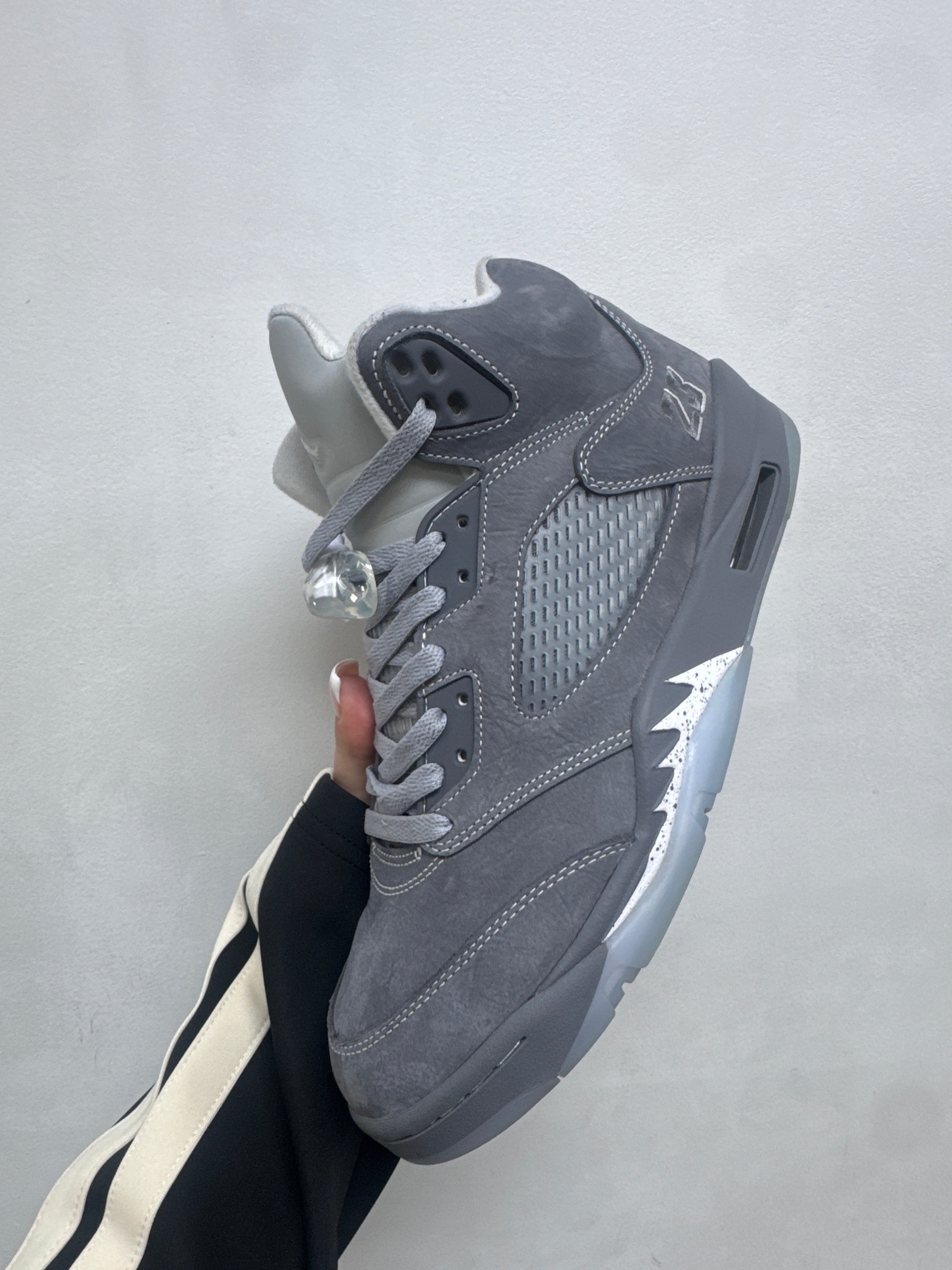 Jordan 5 Wolf Grey Sneakers