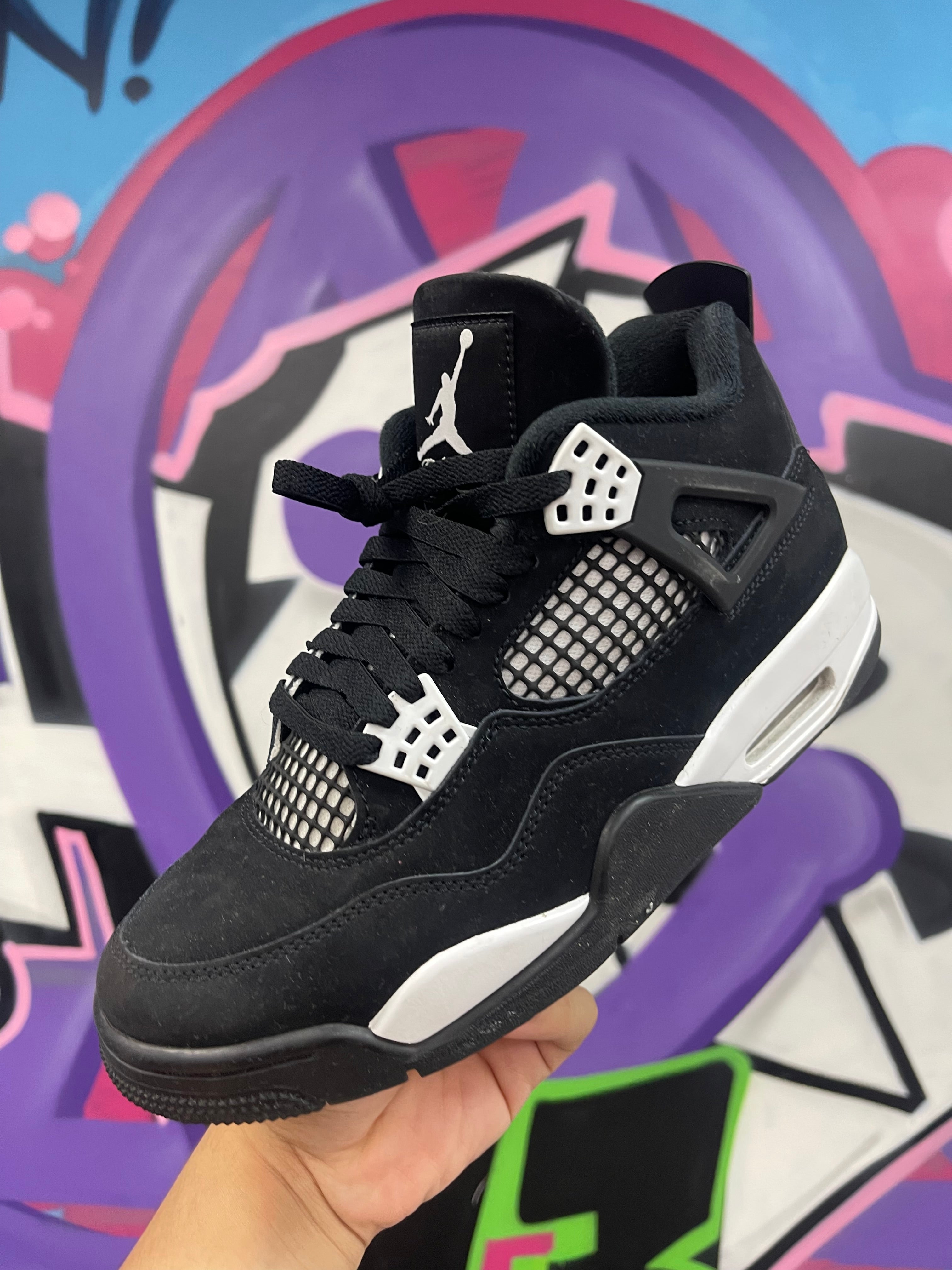 Jordan 4 White Thunder Sneakers